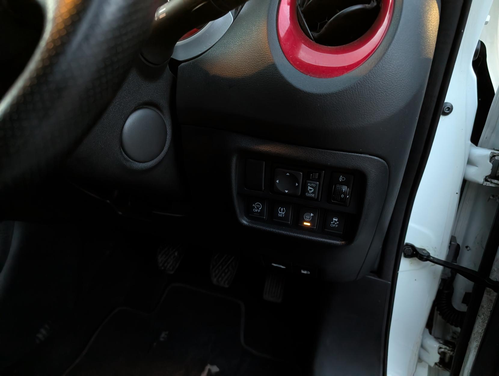 Nissan Juke 1.6 DIG-T Tekna SUV 5dr Petrol Manual Euro 6 (s/s) (190 ps)