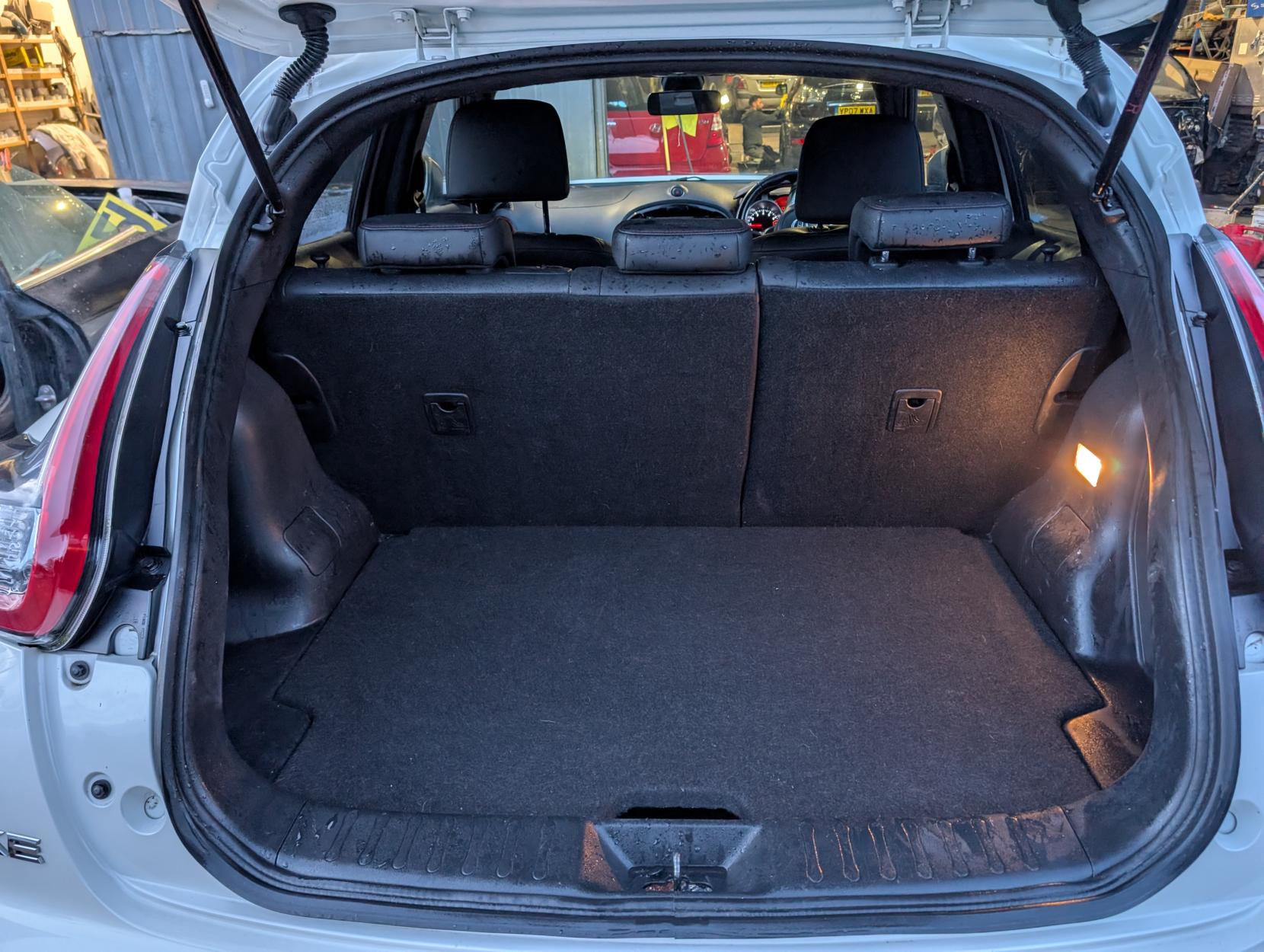 Nissan Juke 1.6 DIG-T Tekna SUV 5dr Petrol Manual Euro 6 (s/s) (190 ps)