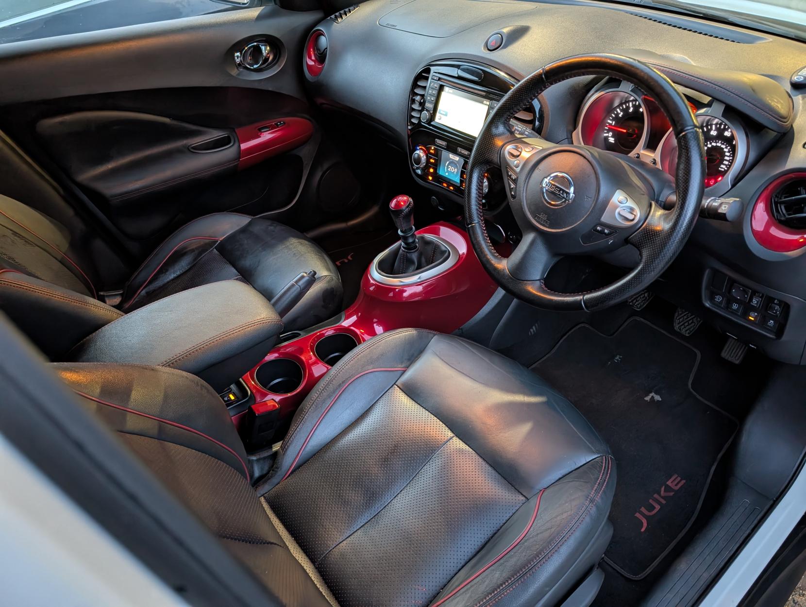 Nissan Juke 1.6 DIG-T Tekna SUV 5dr Petrol Manual Euro 6 (s/s) (190 ps)
