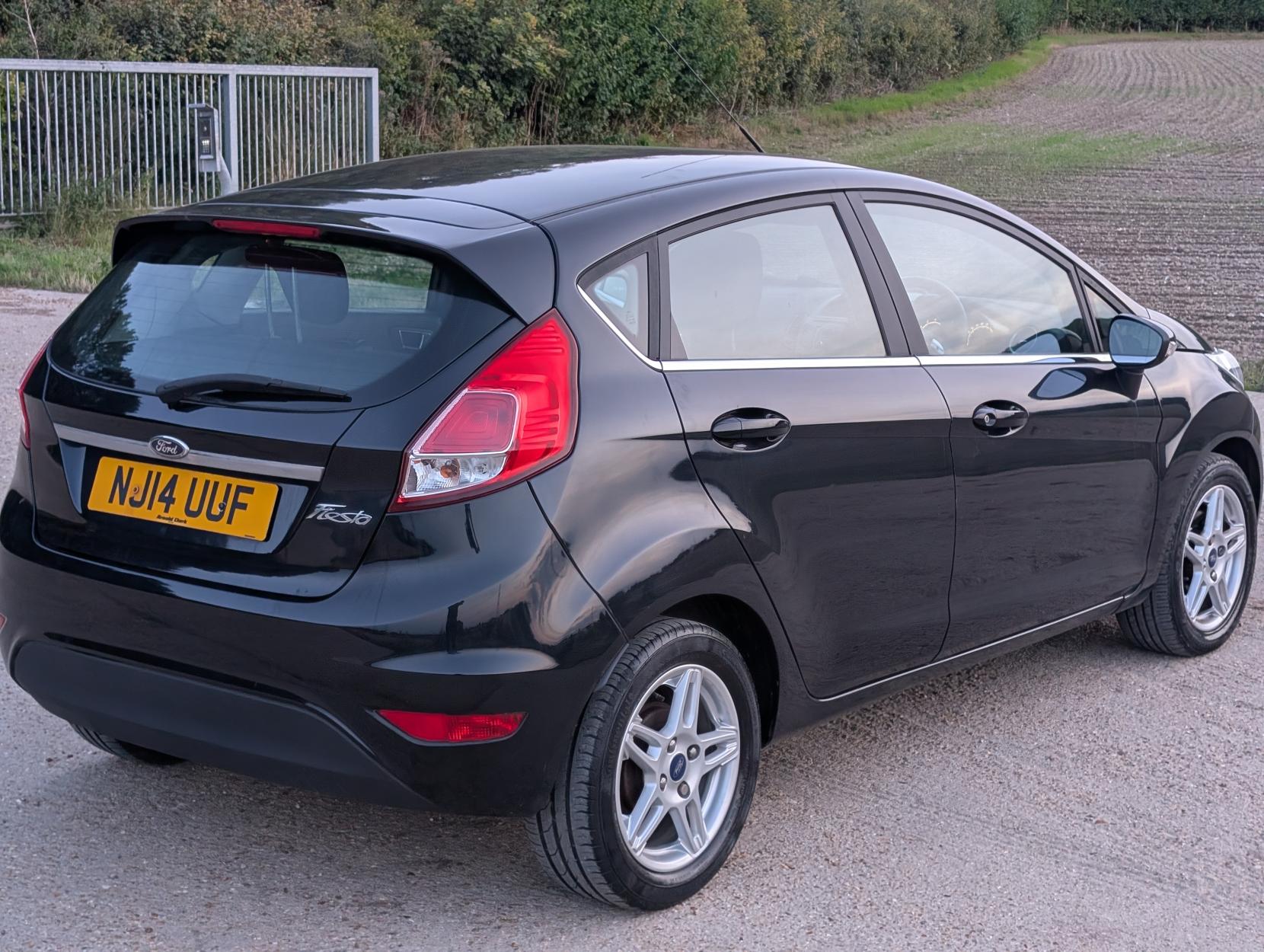 Ford Fiesta 1.25 Zetec Hatchback 5dr Petrol Manual Euro 5 (82 ps)