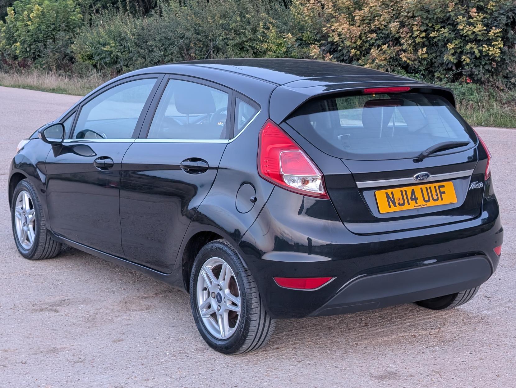 Ford Fiesta 1.25 Zetec Hatchback 5dr Petrol Manual Euro 5 (82 ps)