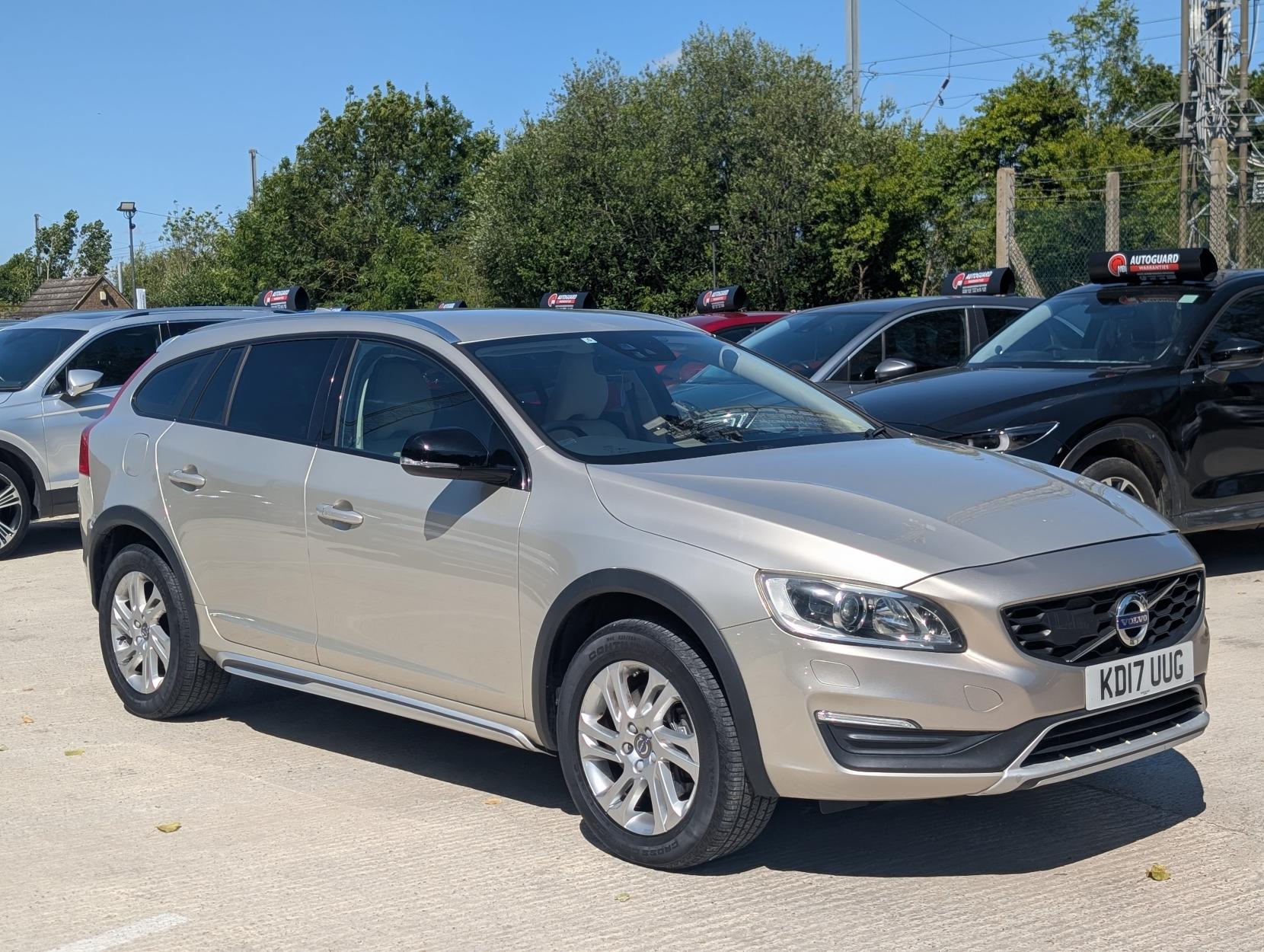 Volvo V60 2.0 D2 R-Design Estate 5dr Diesel Auto Euro 6 (s/s) (120 ps)