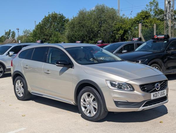 Volvo V60 2.0 D2 R-Design Estate 5dr Diesel Auto Euro 6 (s/s) (120 ps)