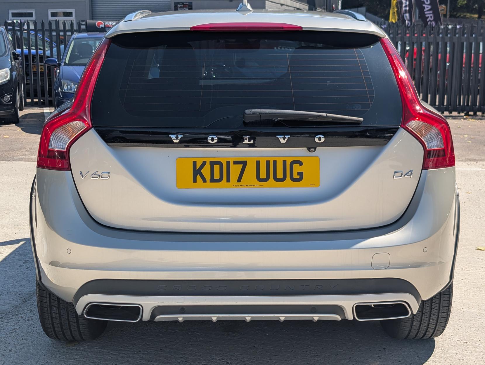 Volvo V60 2.0 D2 R-Design Estate 5dr Diesel Auto Euro 6 (s/s) (120 ps)