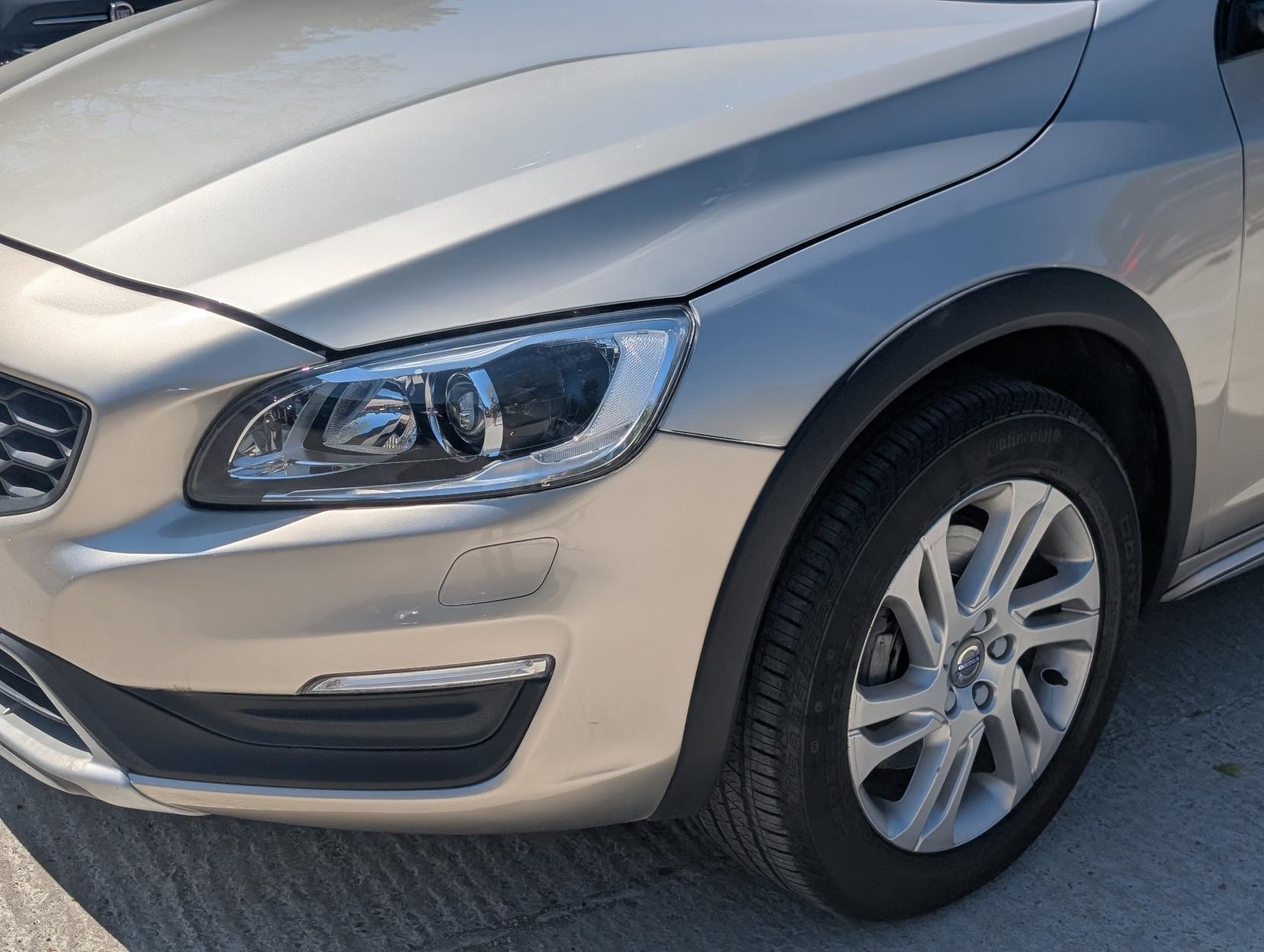 Volvo V60 2.0 D2 R-Design Estate 5dr Diesel Auto Euro 6 (s/s) (120 ps)
