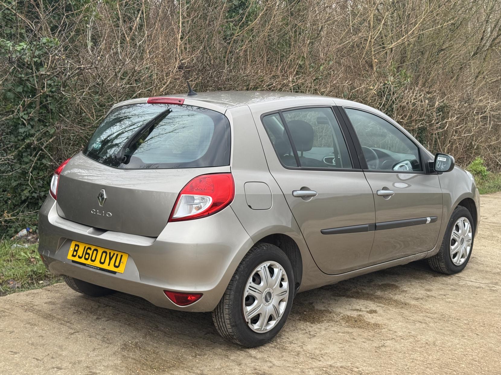 Renault Clio 1.6 VVT Expression Hatchback 5dr Petrol Auto Euro 5 (AC) (111 ps)