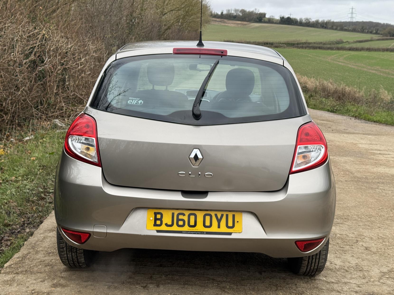 Renault Clio 1.6 VVT Expression Hatchback 5dr Petrol Auto Euro 5 (AC) (111 ps)