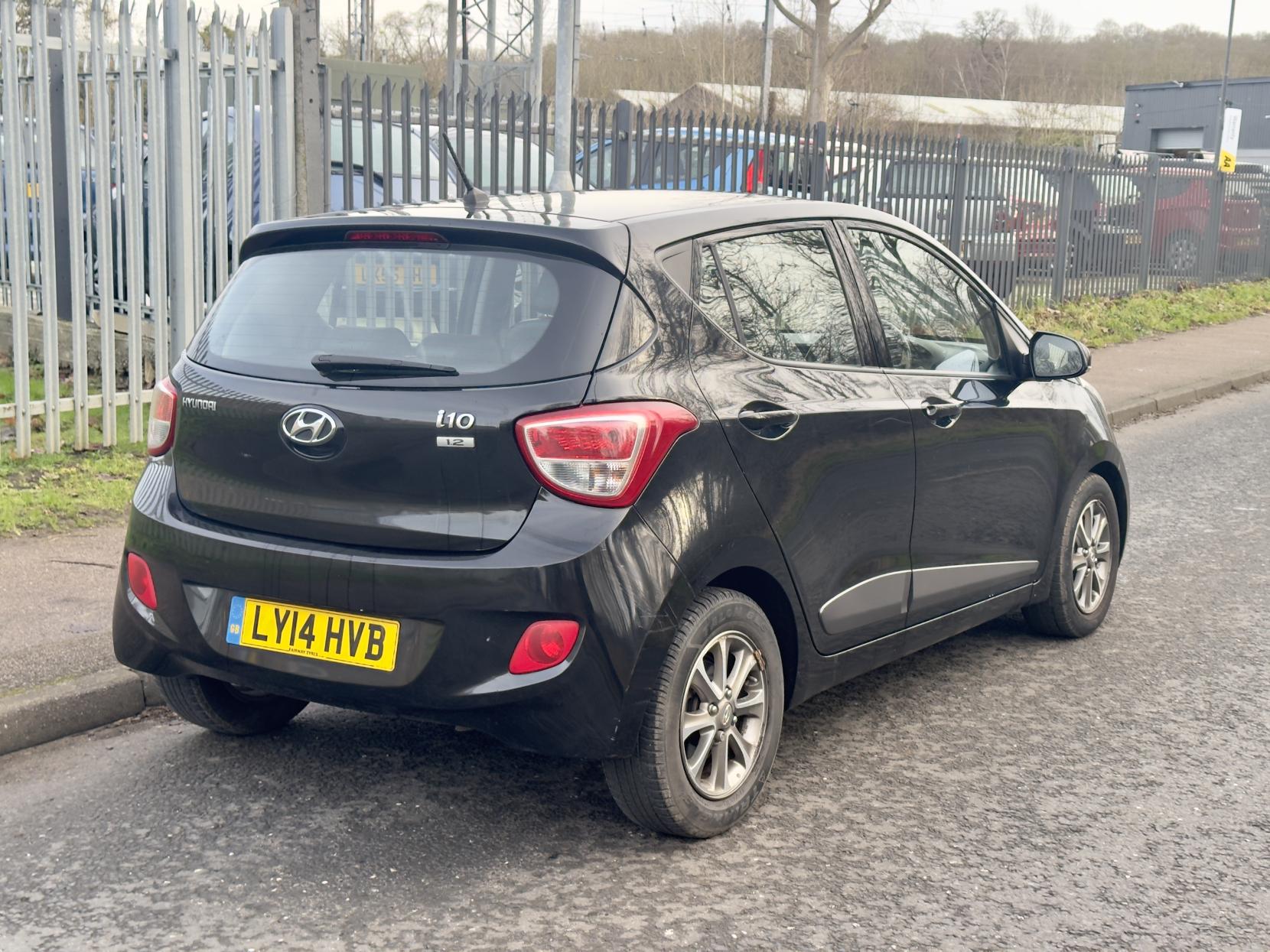 Hyundai i10 1.2 Premium Hatchback 5dr Petrol Manual Euro 5 (87 ps)