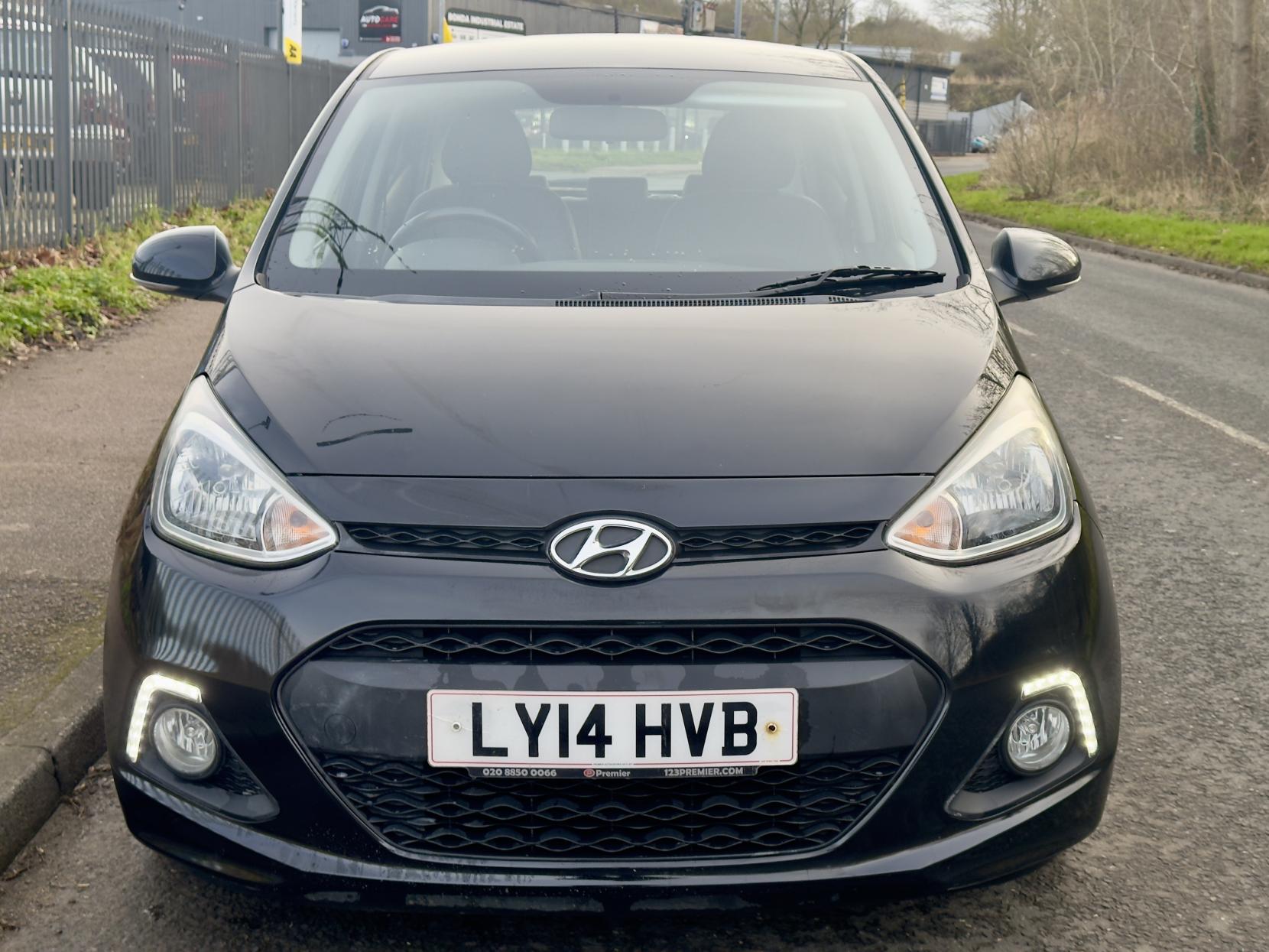 Hyundai i10 1.2 Premium Hatchback 5dr Petrol Manual Euro 5 (87 ps)