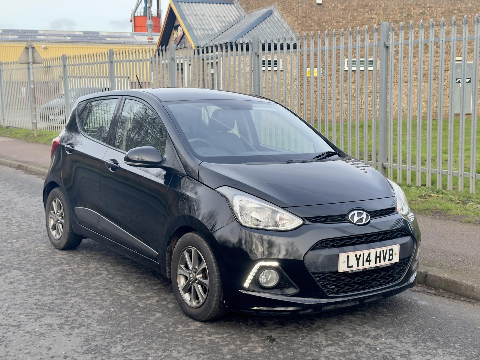 Hyundai i10 1.2 Premium Hatchback 5dr Petrol Manual Euro 5 (87 ps)