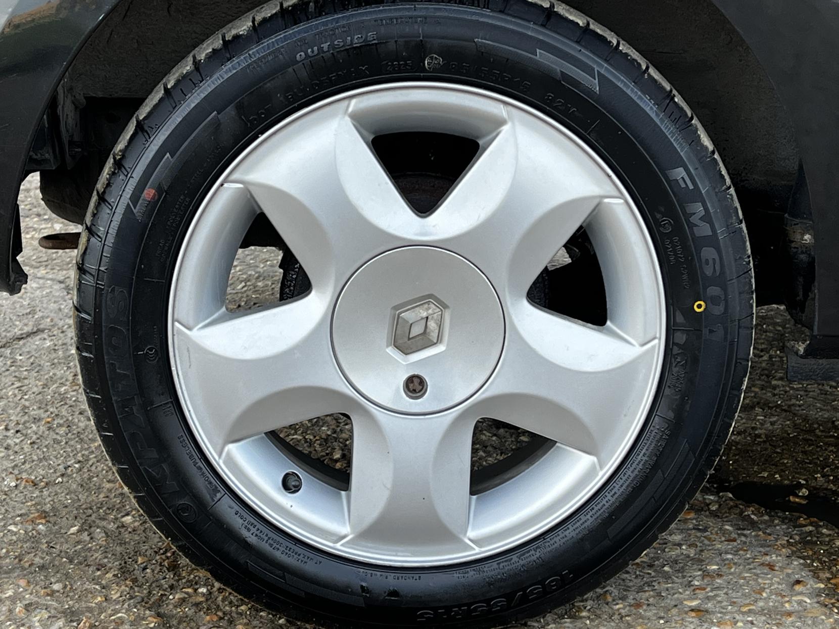 Renault Twingo 1.2 16V Dynamique Hatchback 3dr Petrol Manual Euro 5 (75 ps)