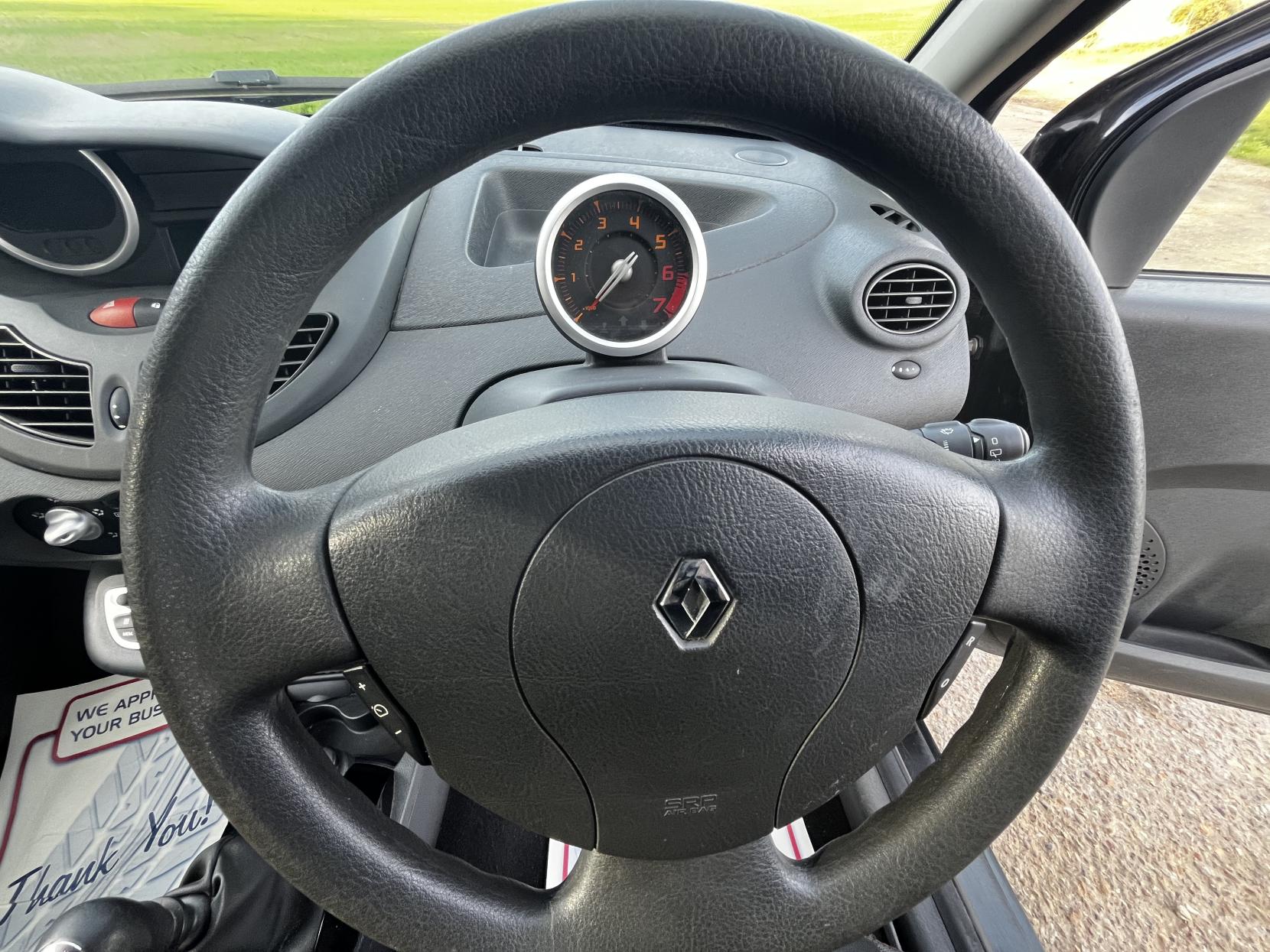 Renault Twingo 1.2 16V Dynamique Hatchback 3dr Petrol Manual Euro 5 (75 ps)