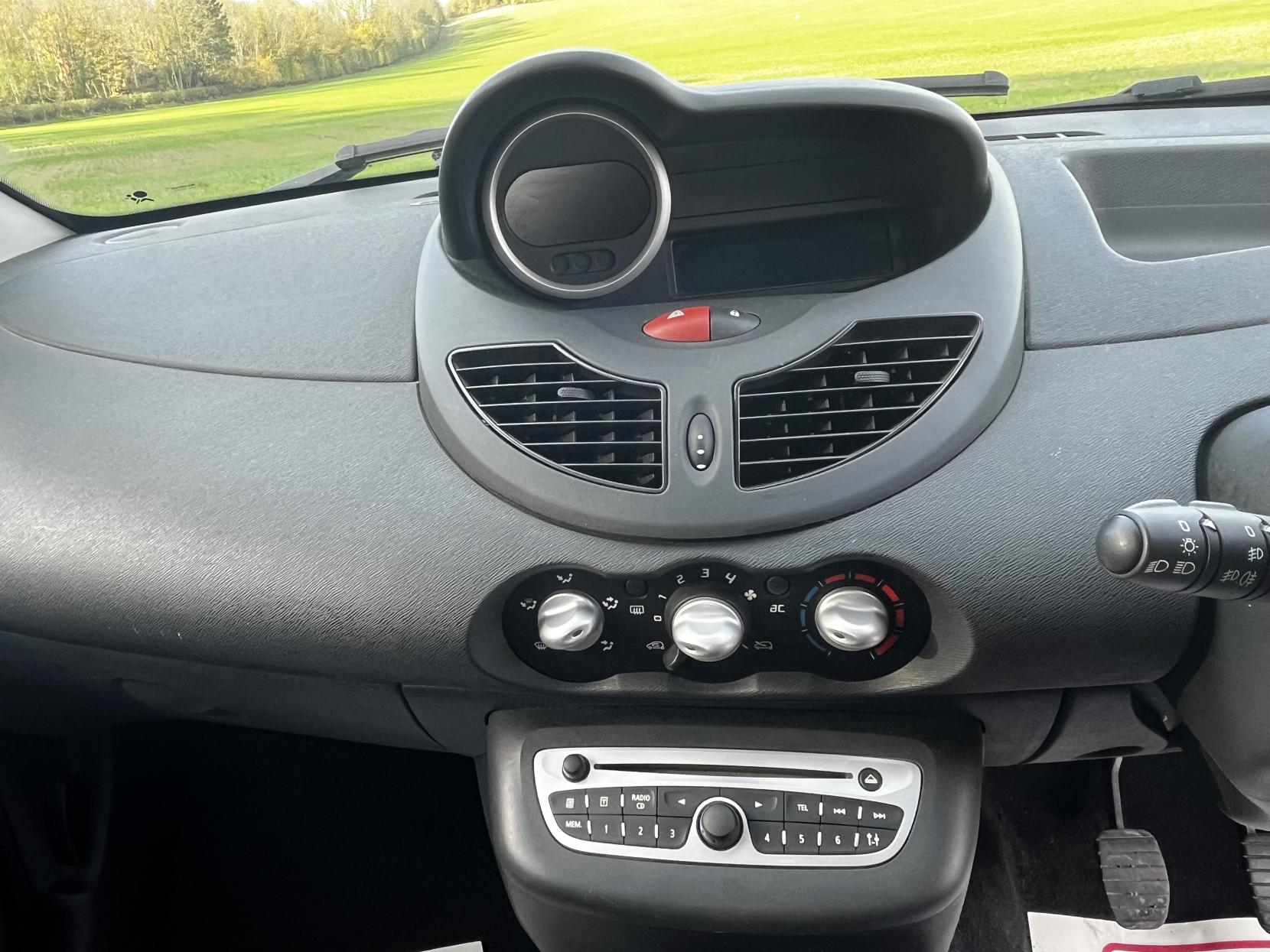Renault Twingo 1.2 16V Dynamique Hatchback 3dr Petrol Manual Euro 5 (75 ps)