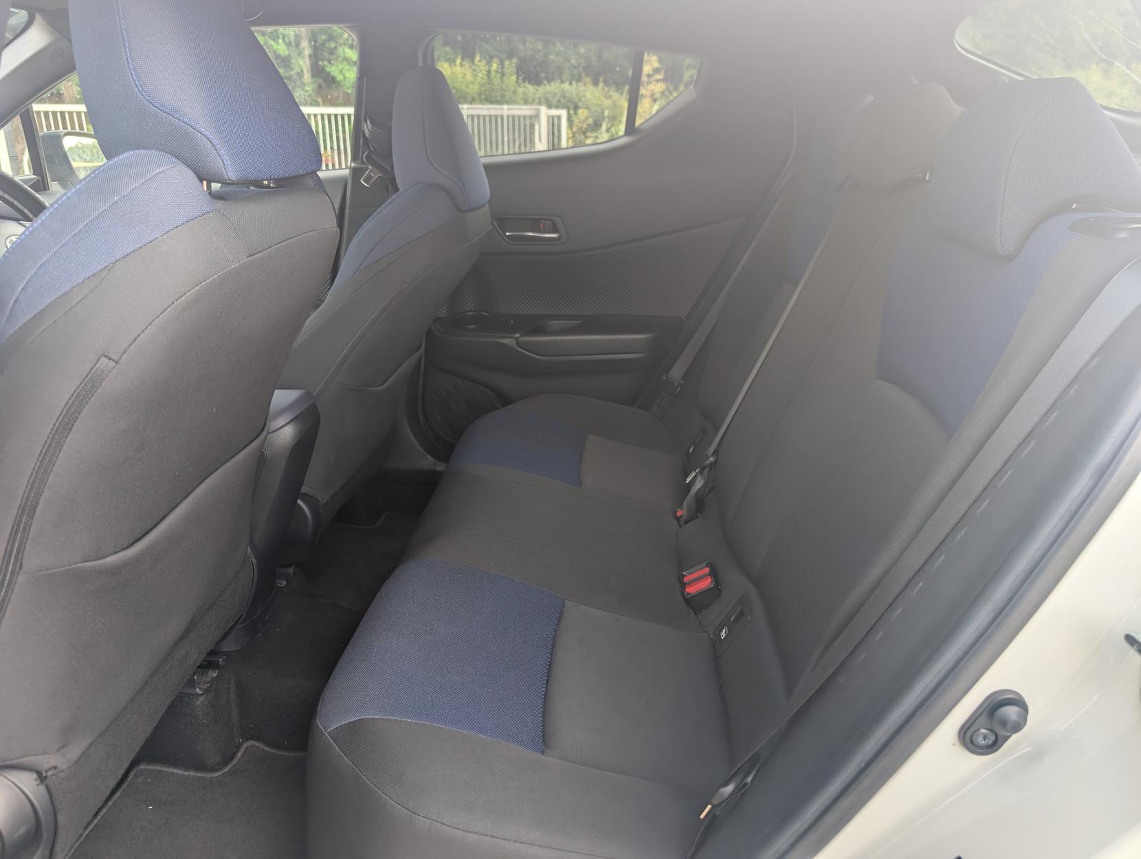 Toyota C-HR 1.2 VVT-i Dynamic SUV 5dr Petrol Manual Euro 6 (s/s) (115 ps)