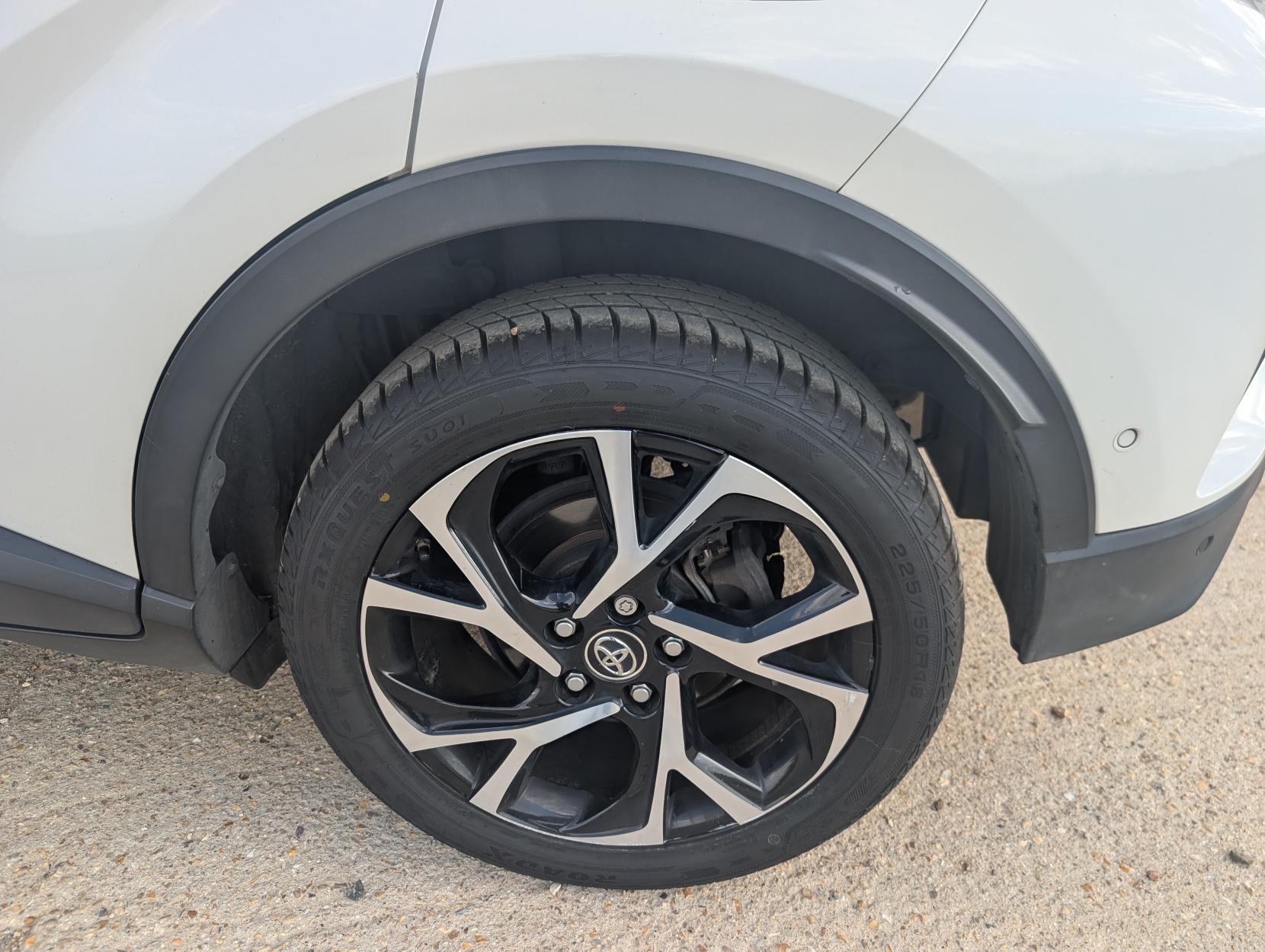 Toyota C-HR 1.2 VVT-i Dynamic SUV 5dr Petrol Manual Euro 6 (s/s) (115 ps)