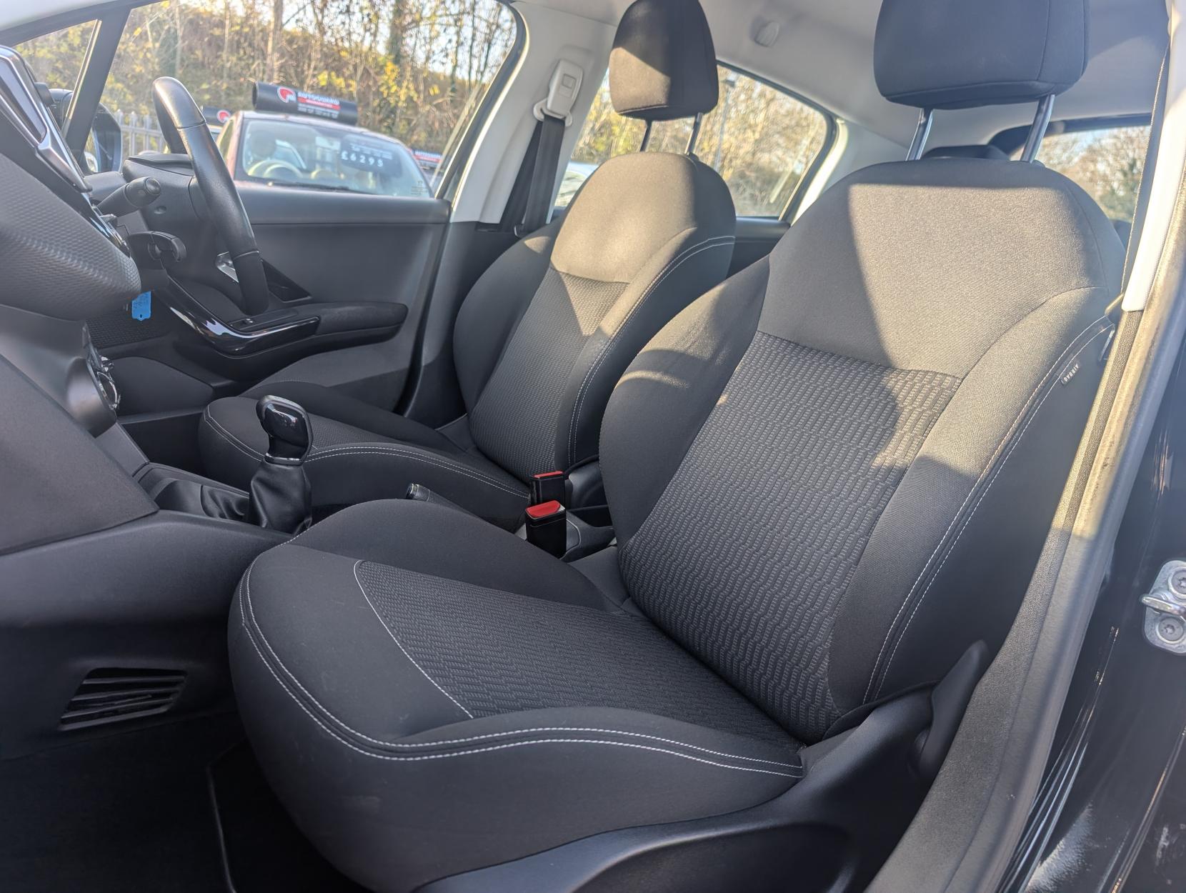 Peugeot 208 1.2 PureTech Active Hatchback 5dr Petrol Manual Euro 6 (s/s) (82 ps)