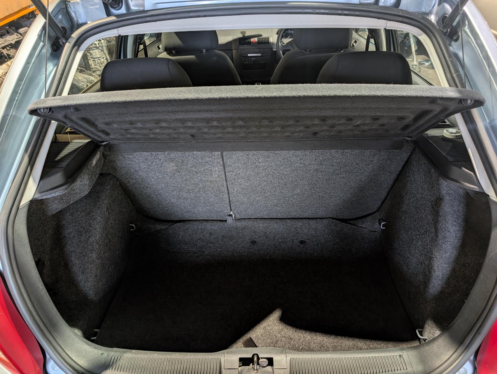 Skoda Fabia 1.2 HTP 12V Ambiente Hatchback 5dr Petrol Manual (140 g/km, 64 bhp)