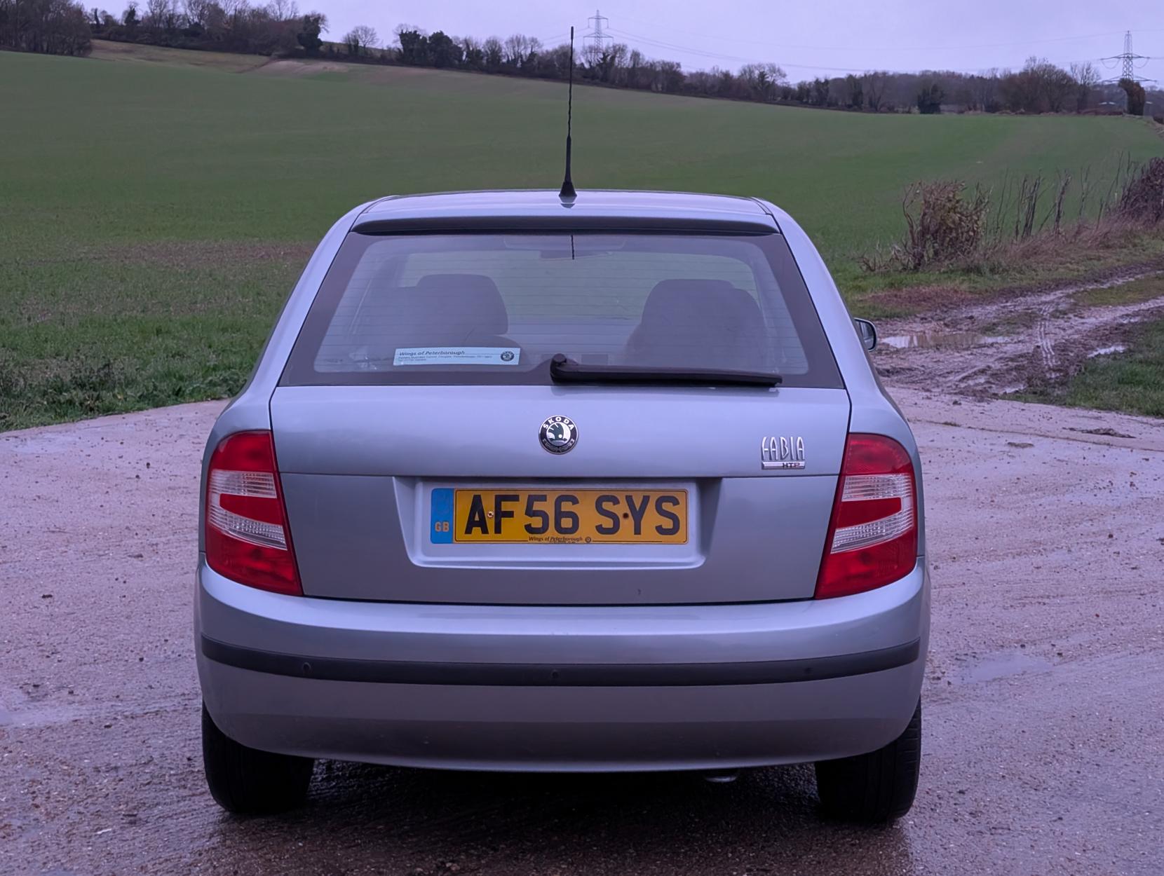 Skoda Fabia 1.2 HTP 12V Ambiente Hatchback 5dr Petrol Manual (140 g/km, 64 bhp)