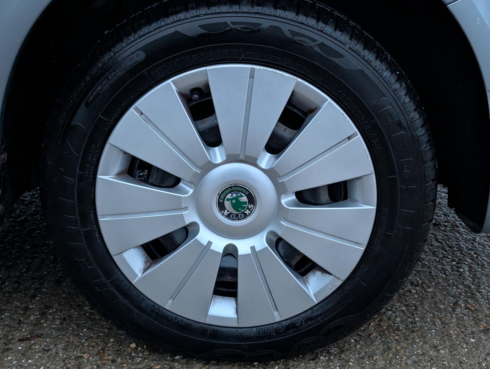 Skoda Fabia 1.2 HTP 12V Ambiente Hatchback 5dr Petrol Manual (140 g/km, 64 bhp)