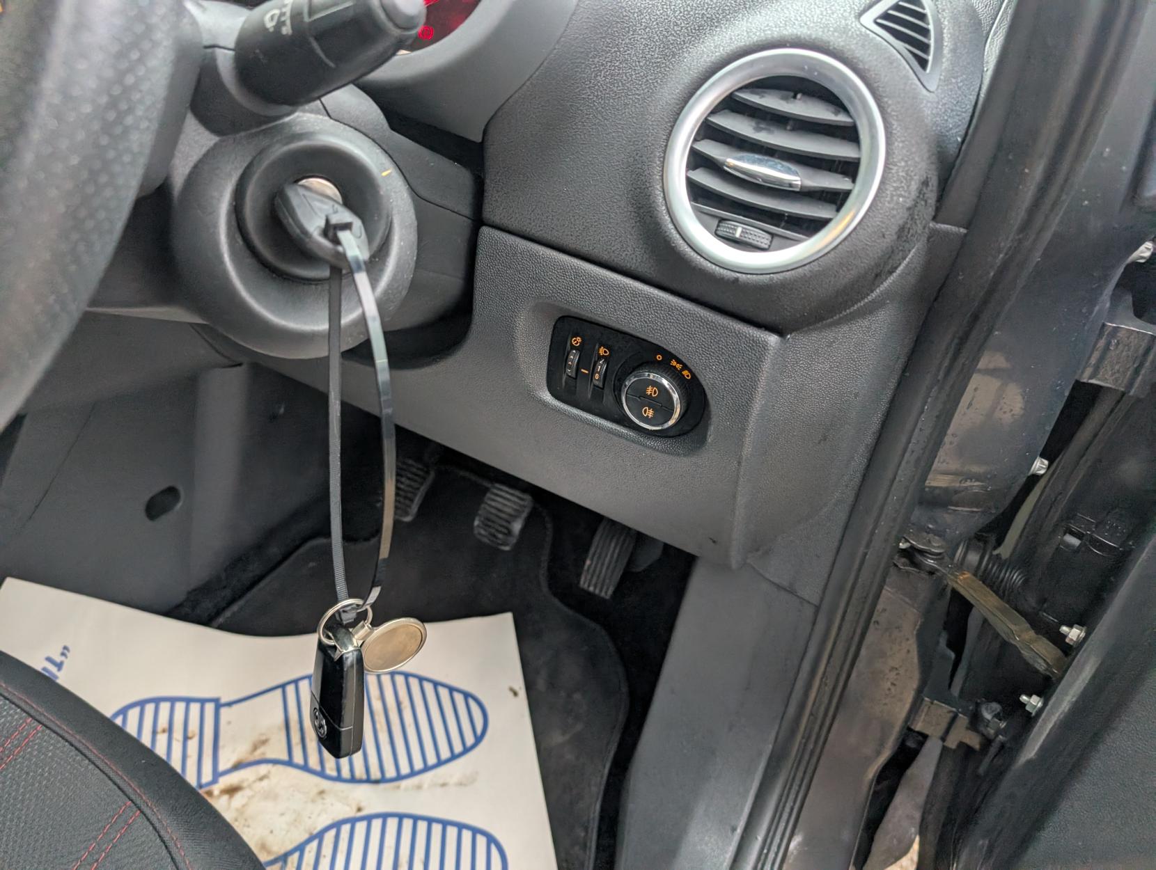 Vauxhall Corsa 1.2 16V SXi Hatchback 5dr Petrol Manual Euro 5 (A/C) (85 ps)