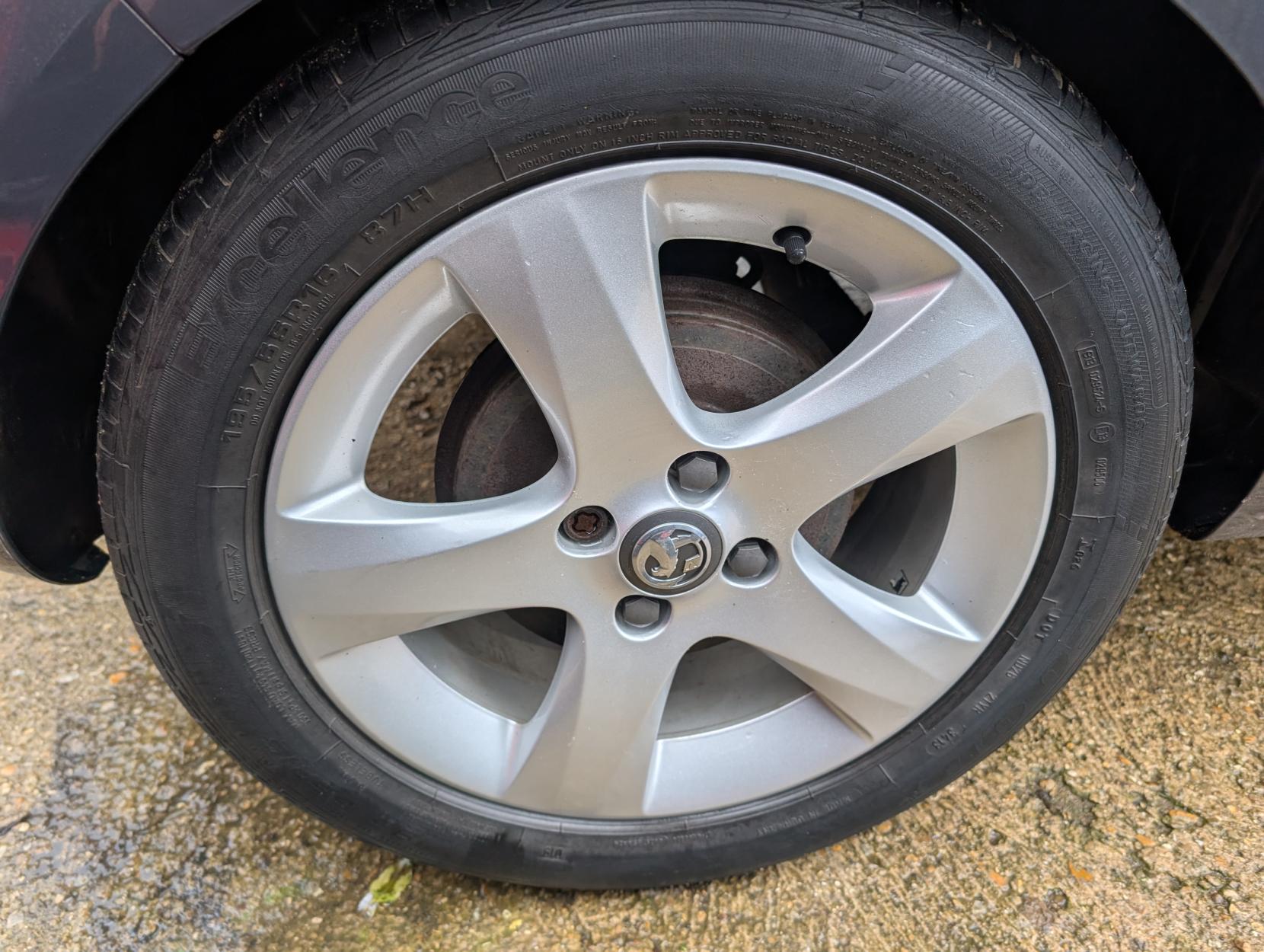 Vauxhall Corsa 1.2 16V SXi Hatchback 5dr Petrol Manual Euro 5 (A/C) (85 ps)