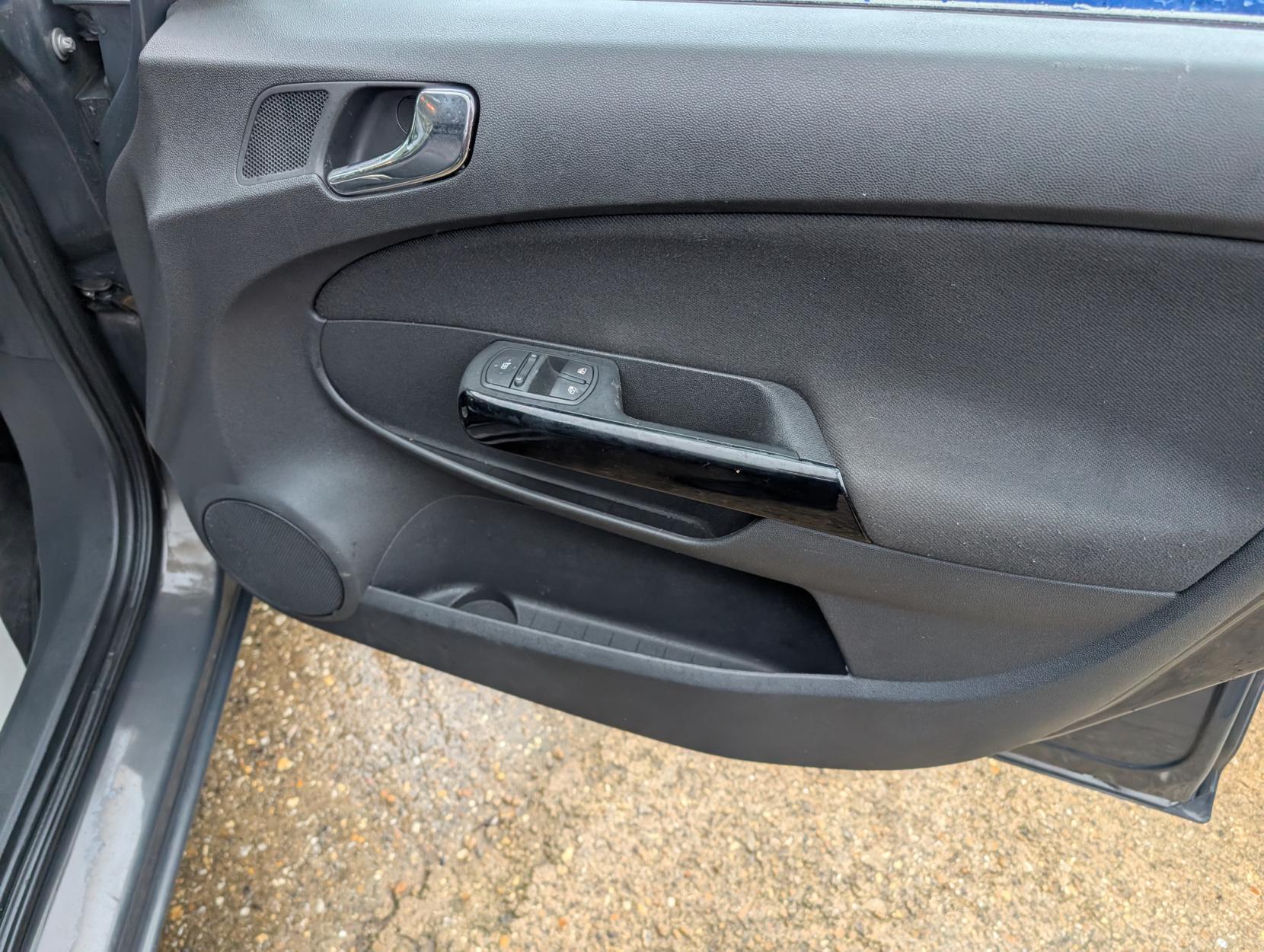 Vauxhall Corsa 1.2 16V SXi Hatchback 5dr Petrol Manual Euro 5 (A/C) (85 ps)