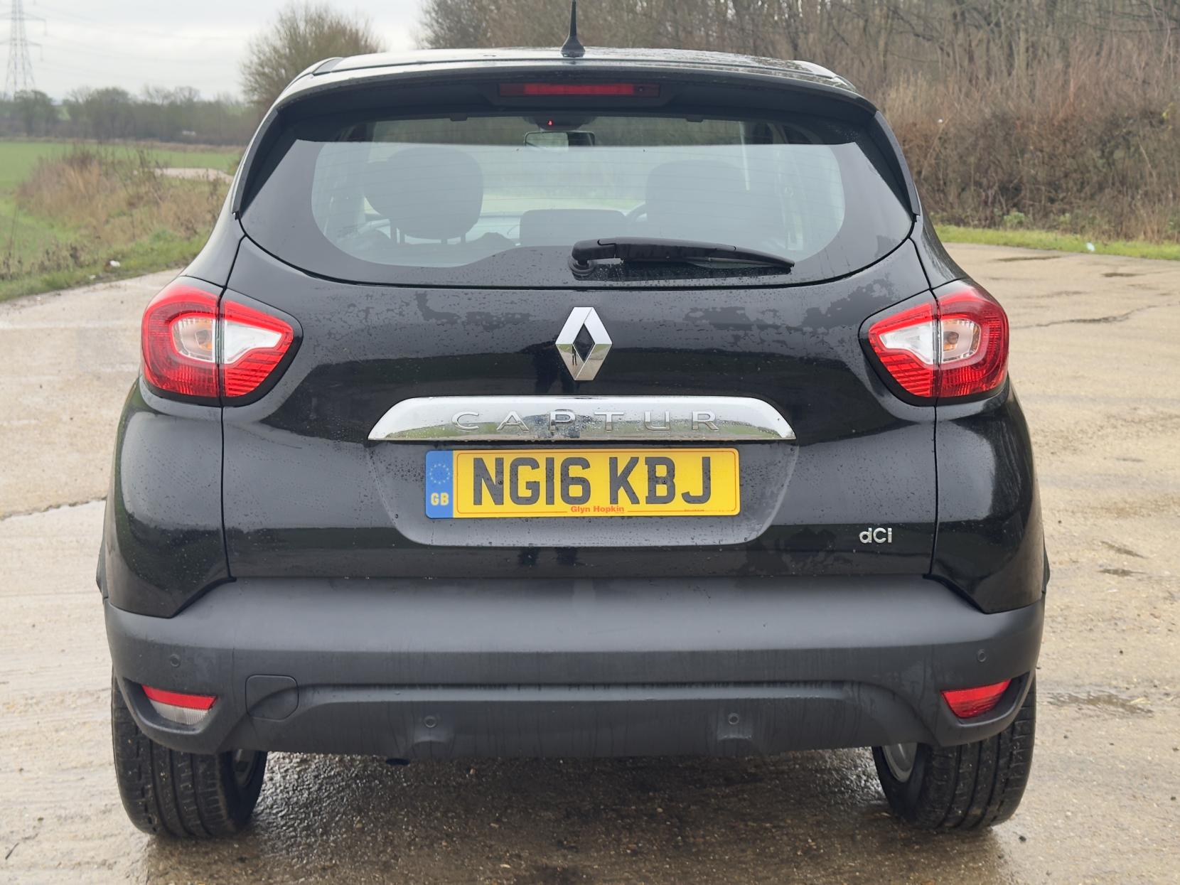 Renault Captur 1.5 dCi ENERGY Dynamique Nav SUV 5dr Diesel Auto Euro 6 (s/s) (90 ps)