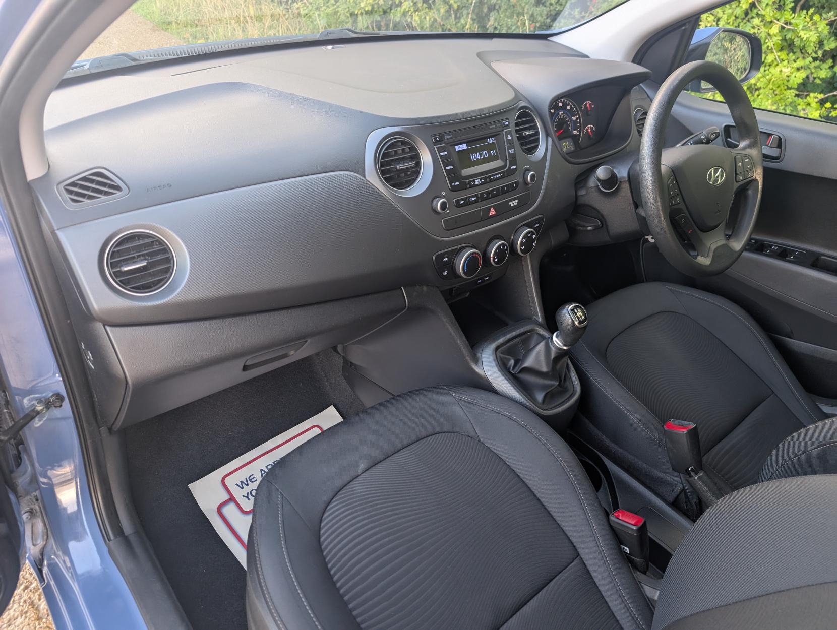 Hyundai i10 1.2 SE Hatchback 5dr Petrol Manual Euro 6 (87 ps)