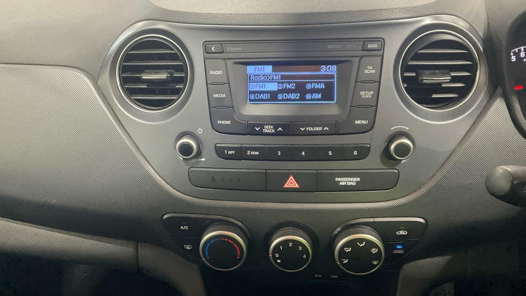 Hyundai i10 1.2 SE Hatchback 5dr Petrol Manual Euro 6 (87 ps)