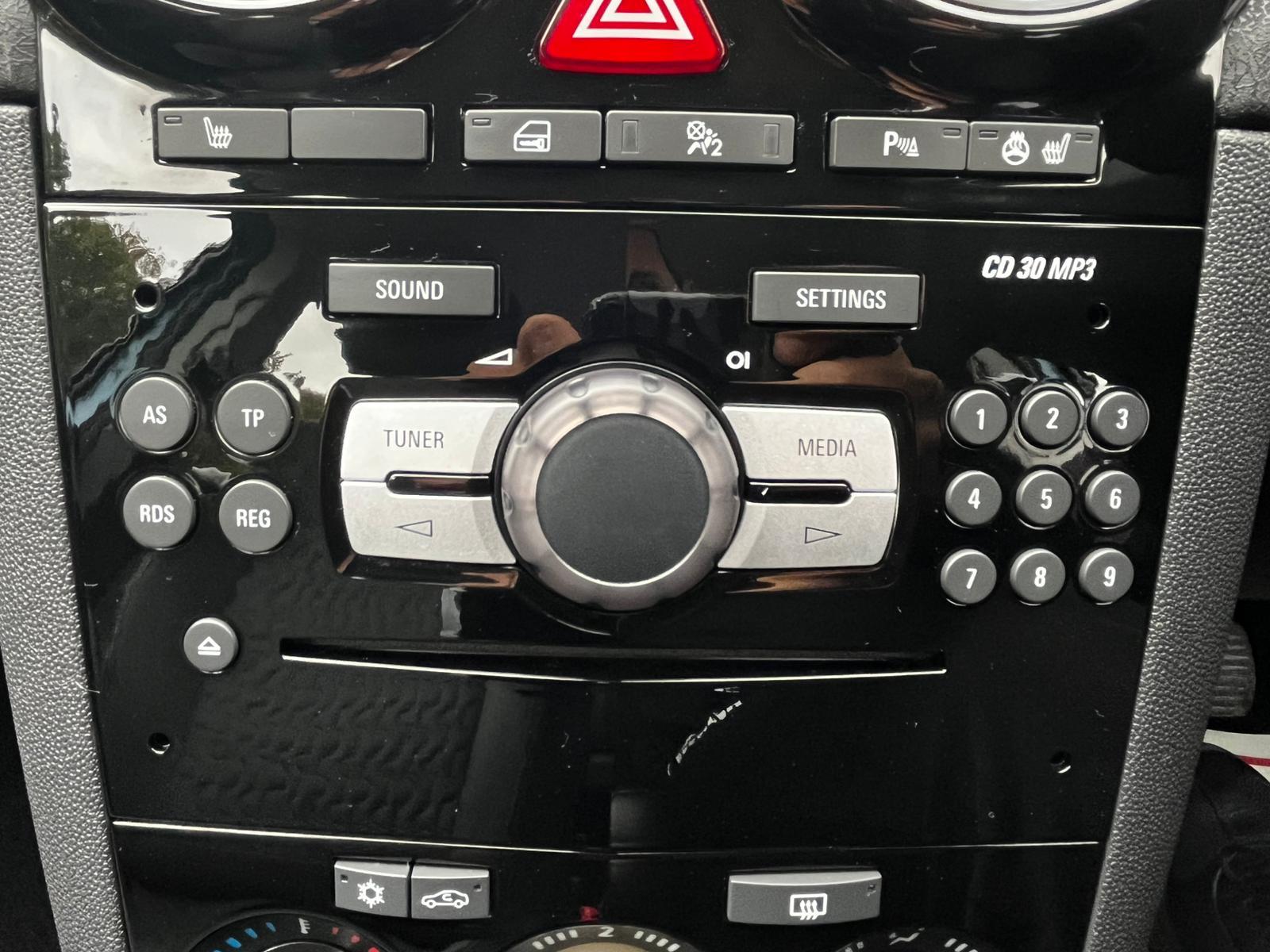 Vauxhall Corsa 1.4 16V SE Hatchback 5dr Petrol Manual Wide Ratio Euro 5 (100 ps)