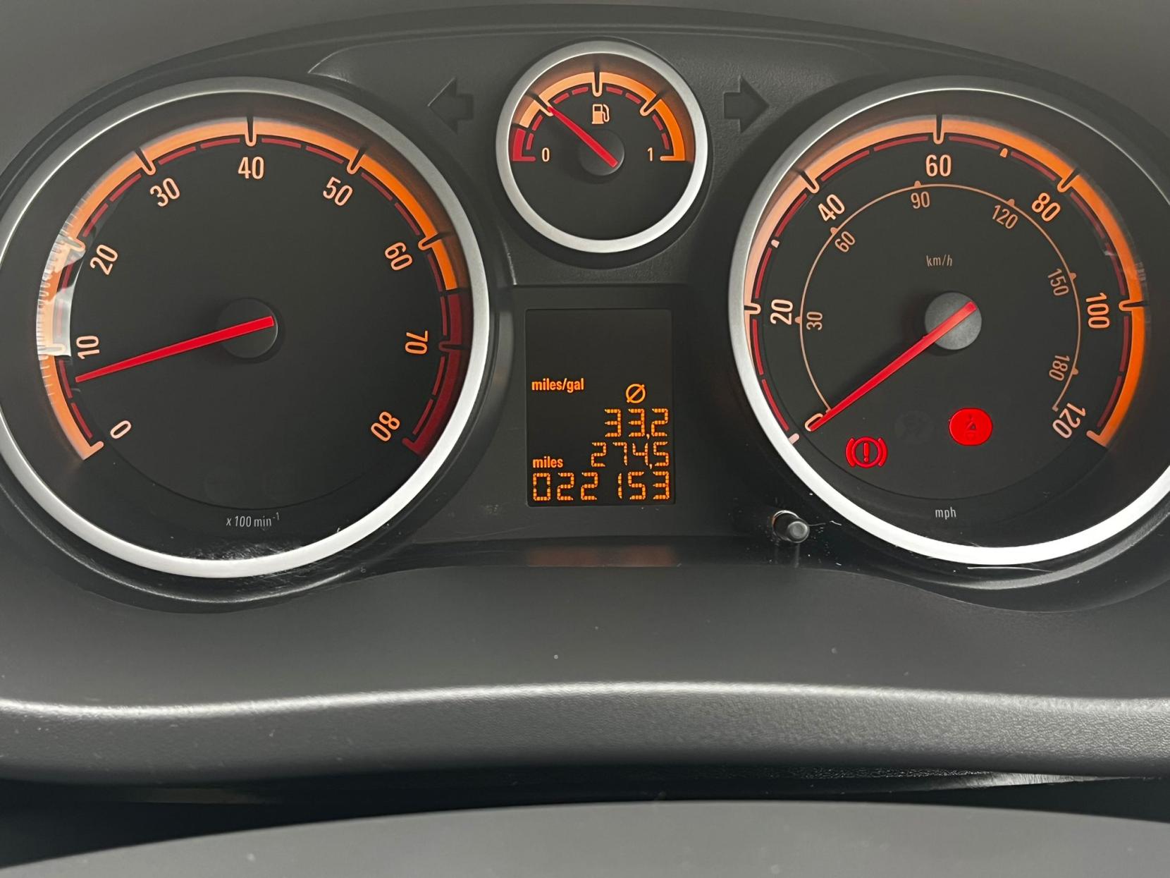 Vauxhall Corsa 1.4 16V SE Hatchback 5dr Petrol Manual Wide Ratio Euro 5 (100 ps)