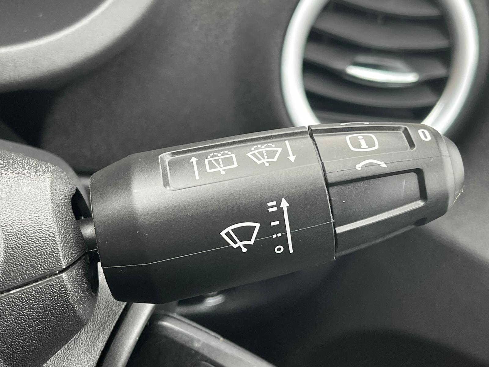 Vauxhall Corsa 1.4 16V SE Hatchback 5dr Petrol Manual Wide Ratio Euro 5 (100 ps)