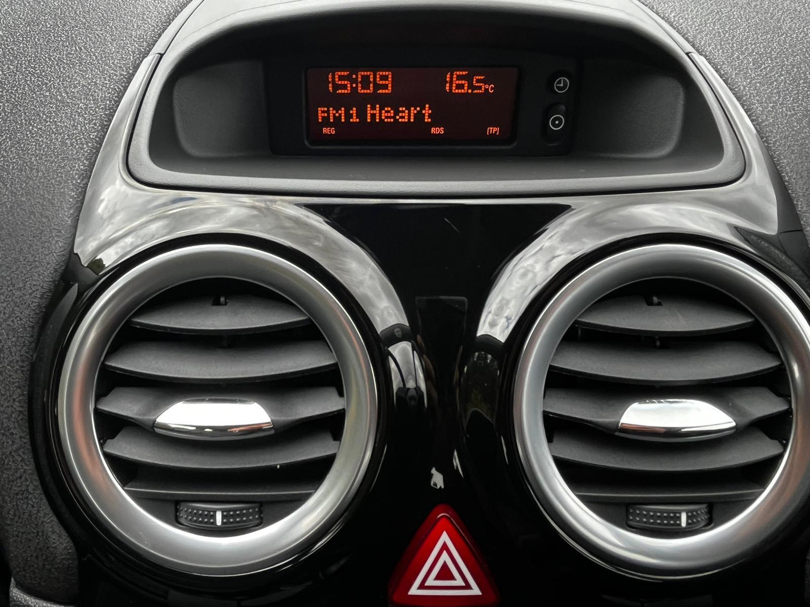 Vauxhall Corsa 1.4 16V SE Hatchback 5dr Petrol Manual Wide Ratio Euro 5 (100 ps)