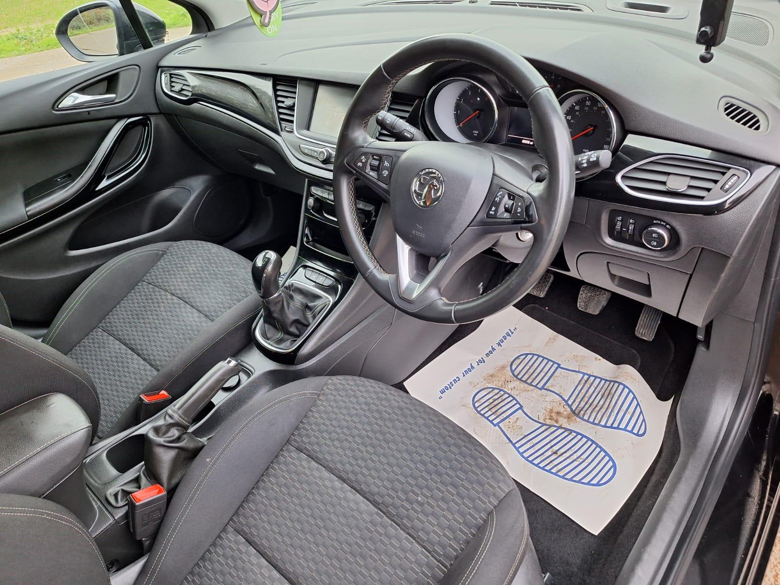 Vauxhall Astra 1.4i SRi Hatchback 5dr Petrol Manual Euro 6 (100 ps)