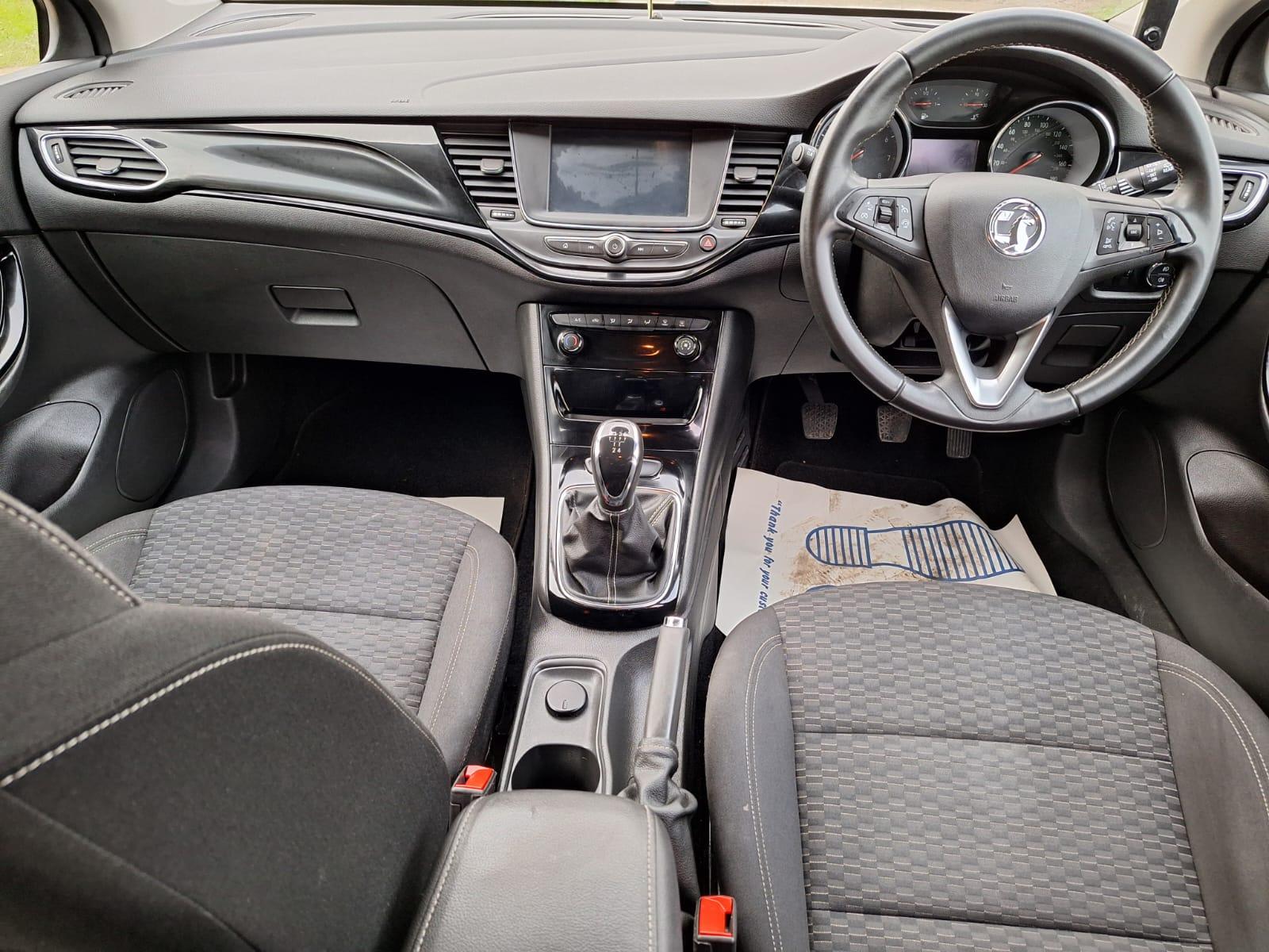 Vauxhall Astra 1.4i SRi Hatchback 5dr Petrol Manual Euro 6 (100 ps)