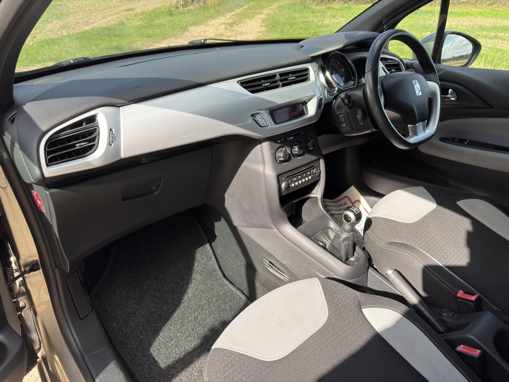 Citroen DS3 1.4 VTi 16V DSign Hatchback 3dr Petrol Manual Euro 5 (95 ps)