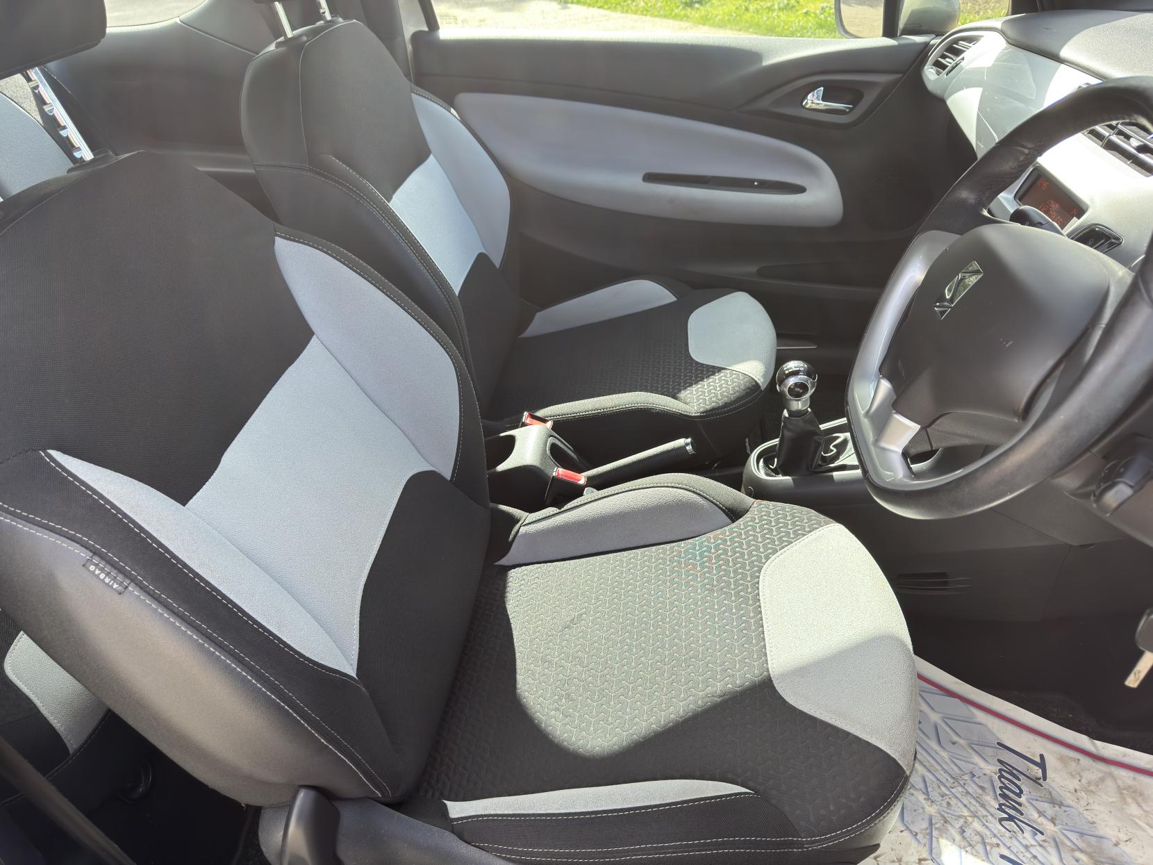 Citroen DS3 1.4 VTi 16V DSign Hatchback 3dr Petrol Manual Euro 5 (95 ps)