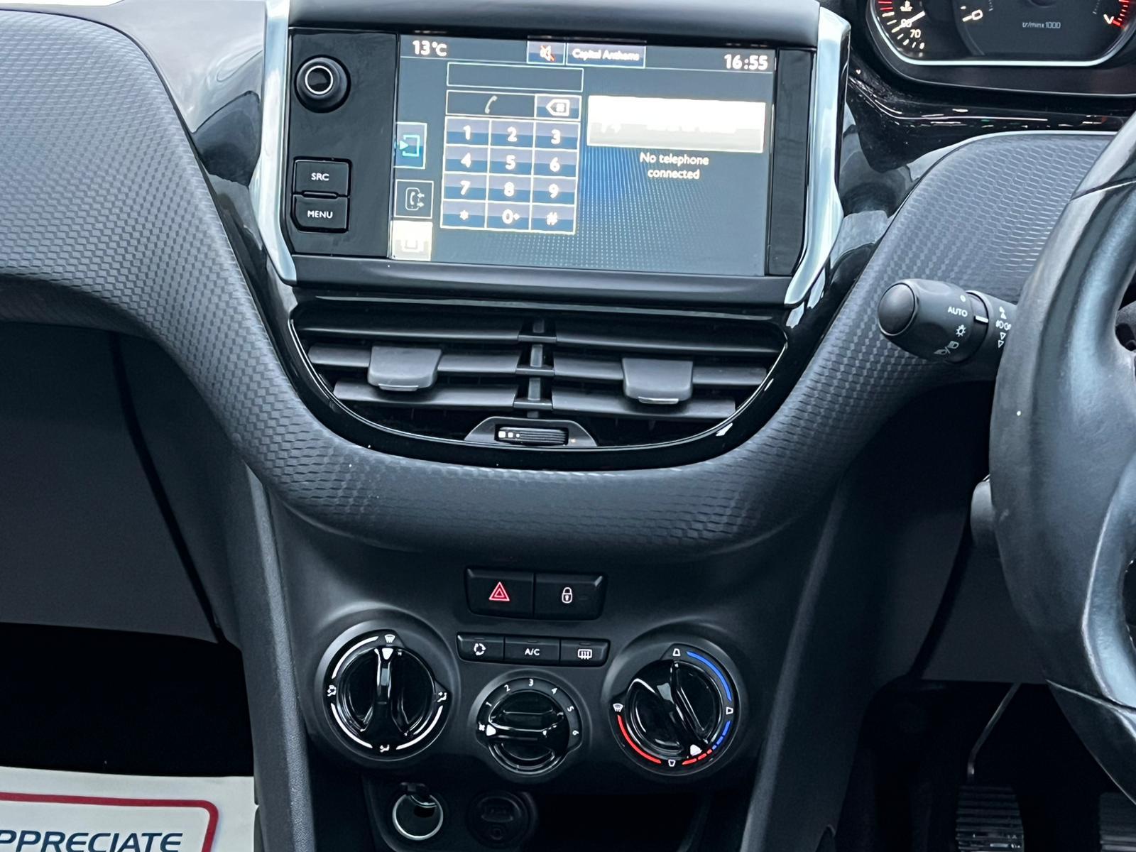 Peugeot 208 1.2 PureTech Allure Premium Hatchback 5dr Petrol Manual Euro 6 (82 ps)