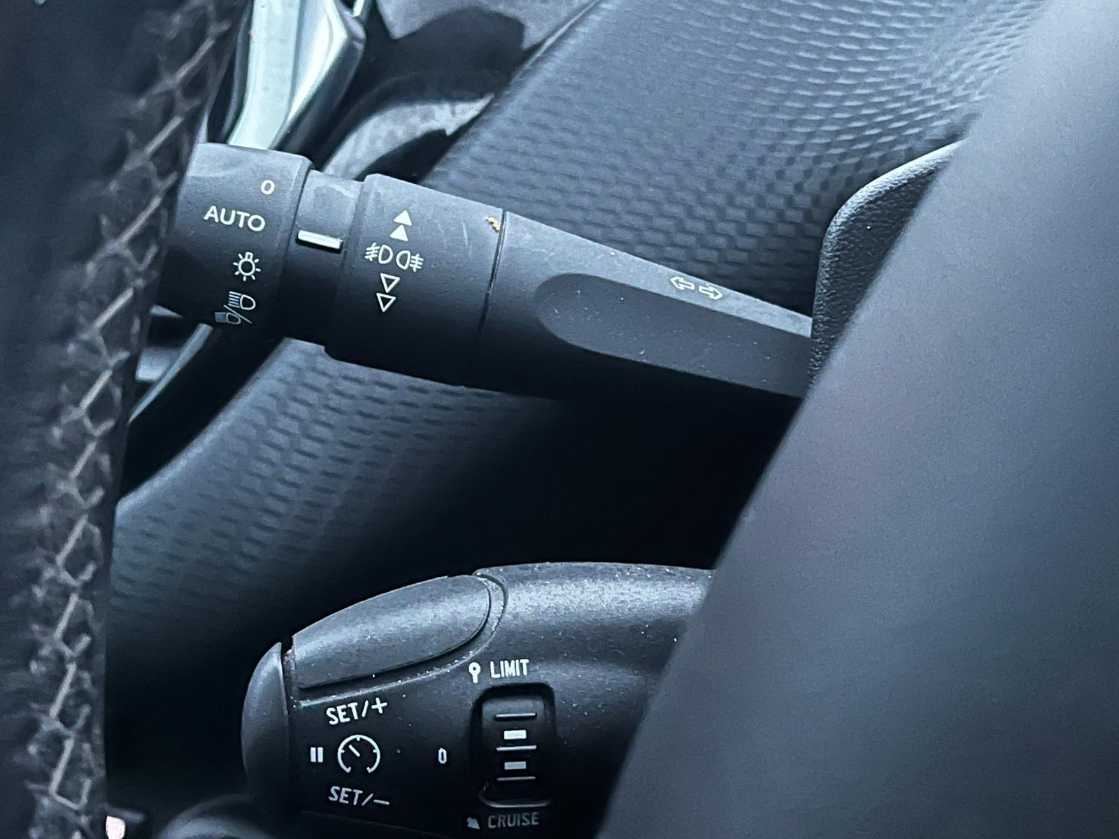 Peugeot 208 1.2 PureTech Allure Premium Hatchback 5dr Petrol Manual Euro 6 (82 ps)