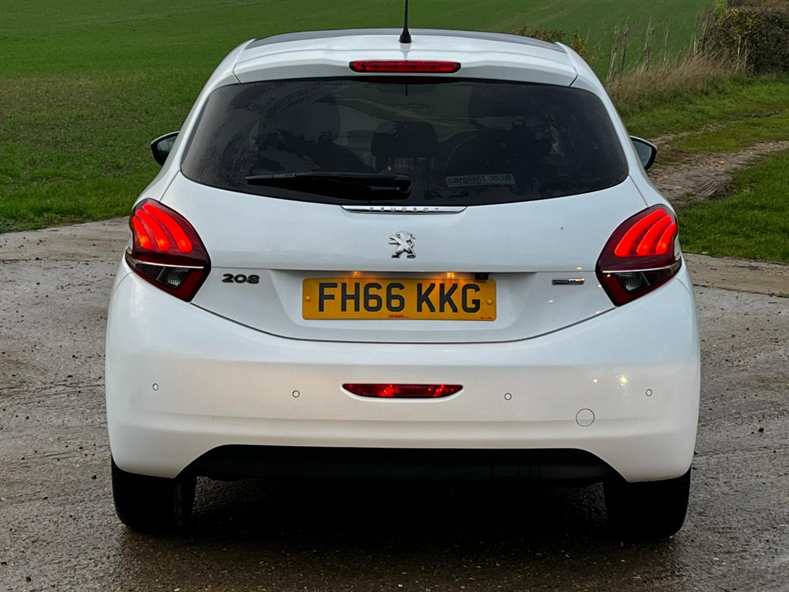 Peugeot 208 1.2 PureTech Allure Premium Hatchback 5dr Petrol Manual Euro 6 (82 ps)