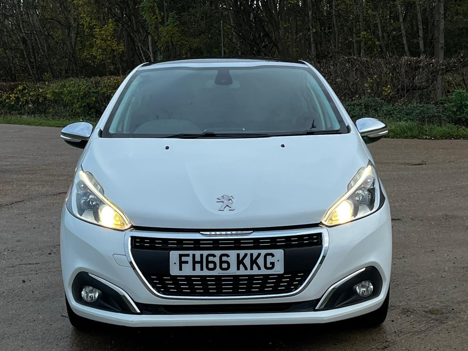 Peugeot 208 1.2 PureTech Allure Premium Hatchback 5dr Petrol Manual Euro 6 (82 ps)