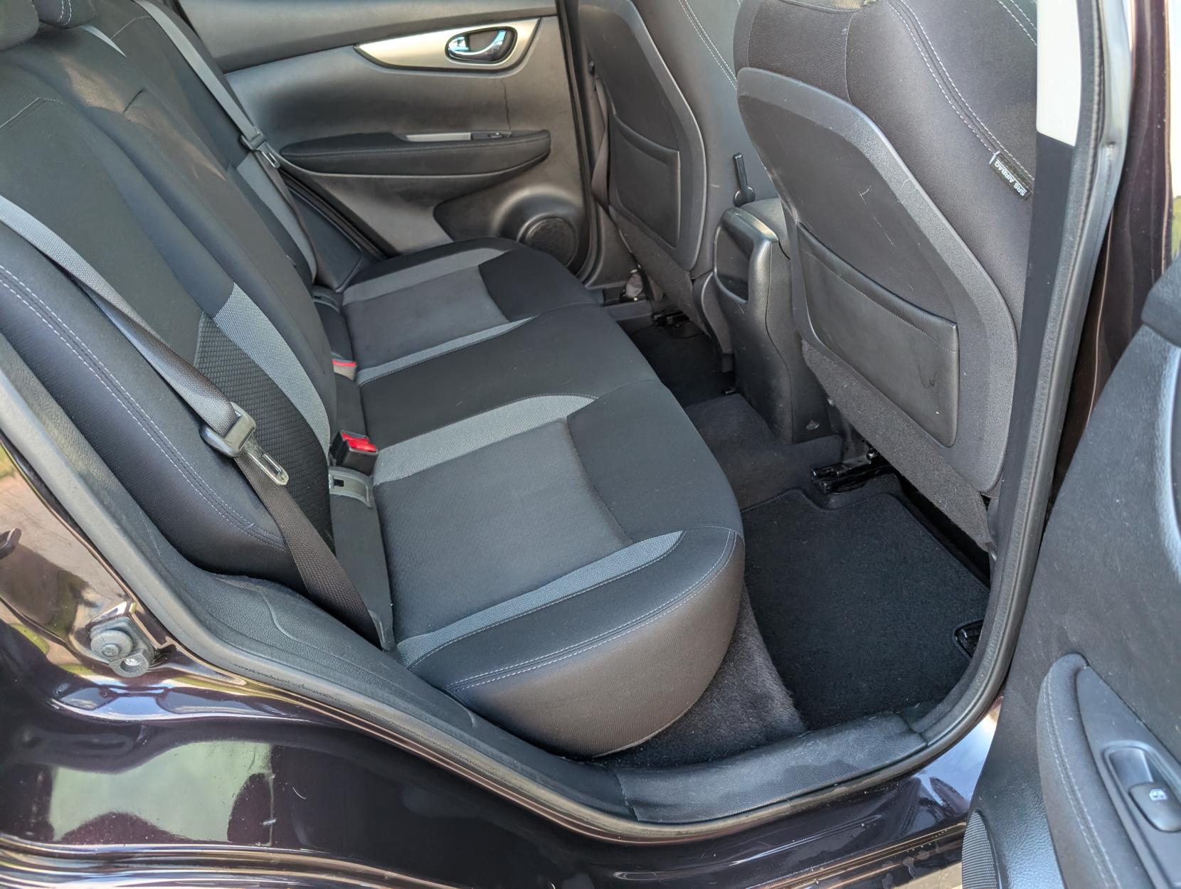 Nissan Qashqai 1.5 dCi N-Connecta SUV 5dr Diesel Manual Euro 6 (s/s) (110 ps)