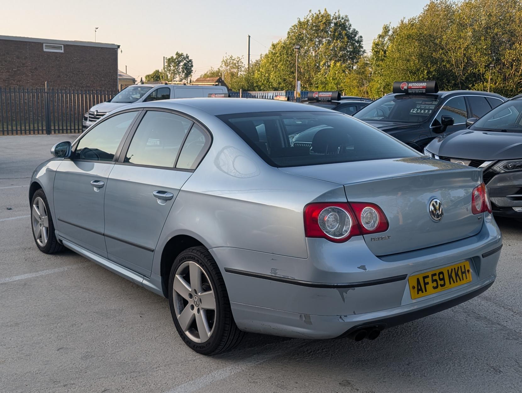 Volkswagen Passat 2.0 TDI R-Line Saloon 4dr Diesel Manual Euro 5 (110 ps)