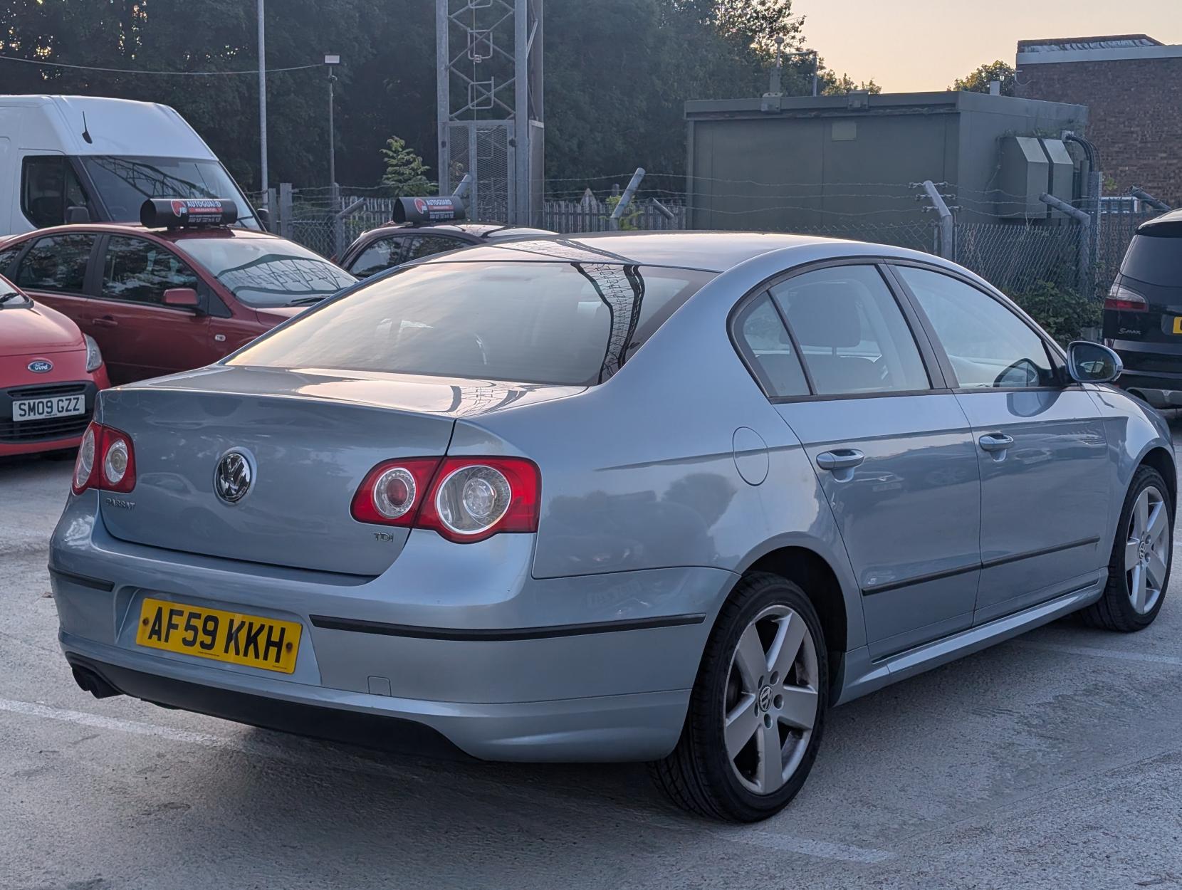 Volkswagen Passat 2.0 TDI R-Line Saloon 4dr Diesel Manual Euro 5 (110 ps)