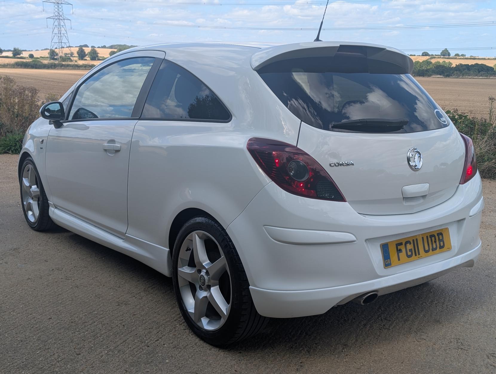 Vauxhall Corsa 1.4 16V SRi Hatchback 3dr Petrol Manual Euro 5 (A/C) (100 ps)