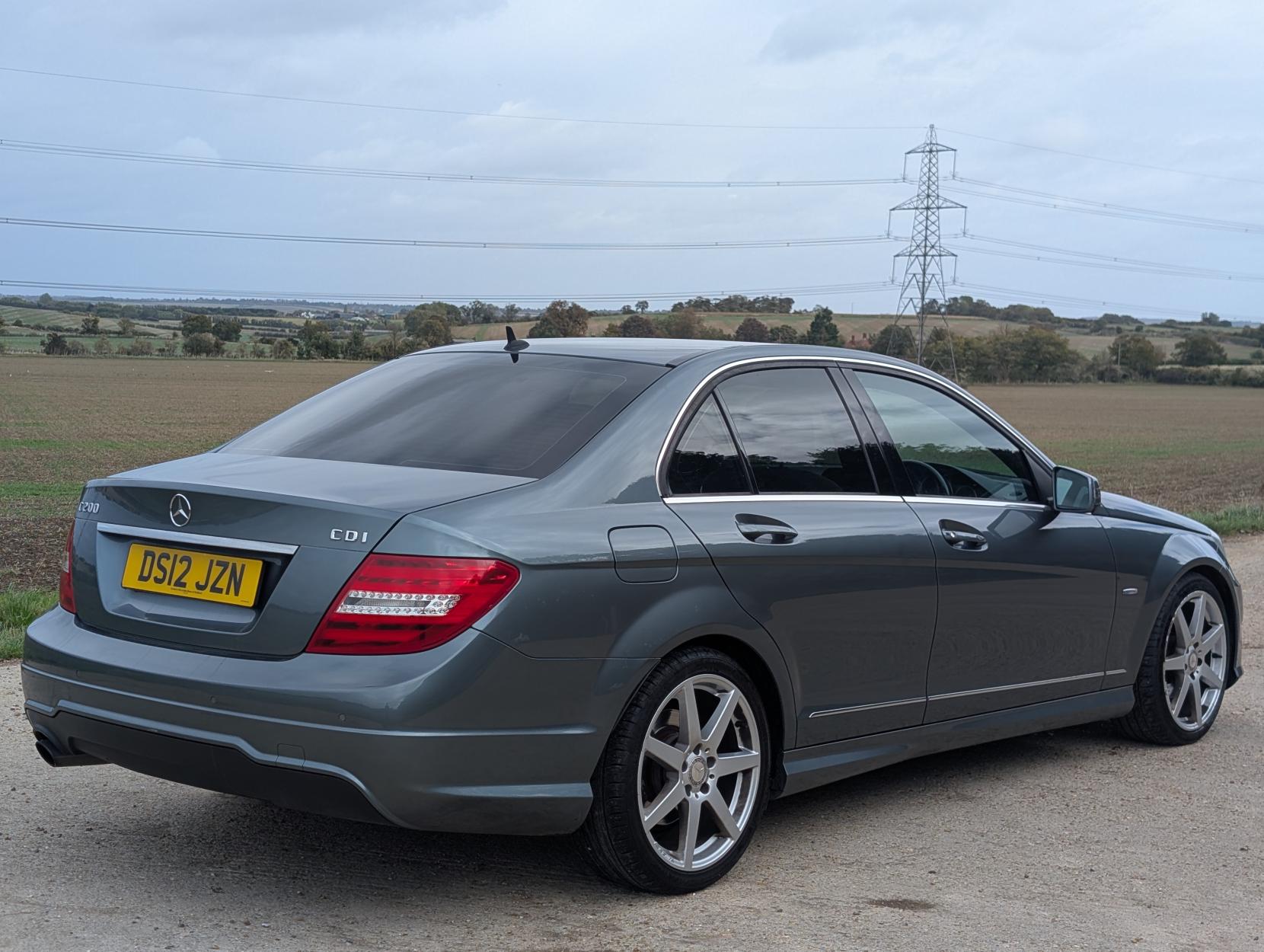 Mercedes-Benz C Class 2.1 C200 CDI BlueEfficiency Sport Saloon 4dr Diesel G-Tronic+ Euro 5 (s/s) (136 ps)