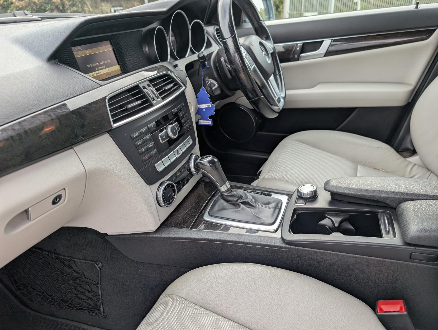Mercedes-Benz C Class 2.1 C200 CDI BlueEfficiency Sport Saloon 4dr Diesel G-Tronic+ Euro 5 (s/s) (136 ps)
