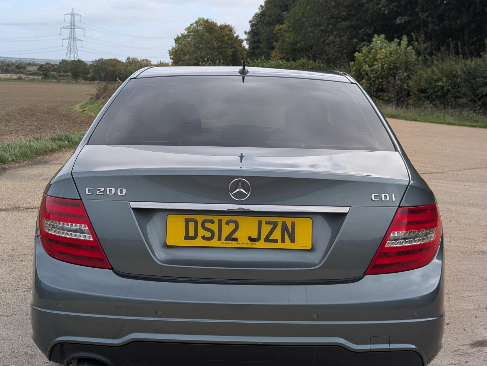 Mercedes-Benz C Class 2.1 C200 CDI BlueEfficiency Sport Saloon 4dr Diesel G-Tronic+ Euro 5 (s/s) (136 ps)