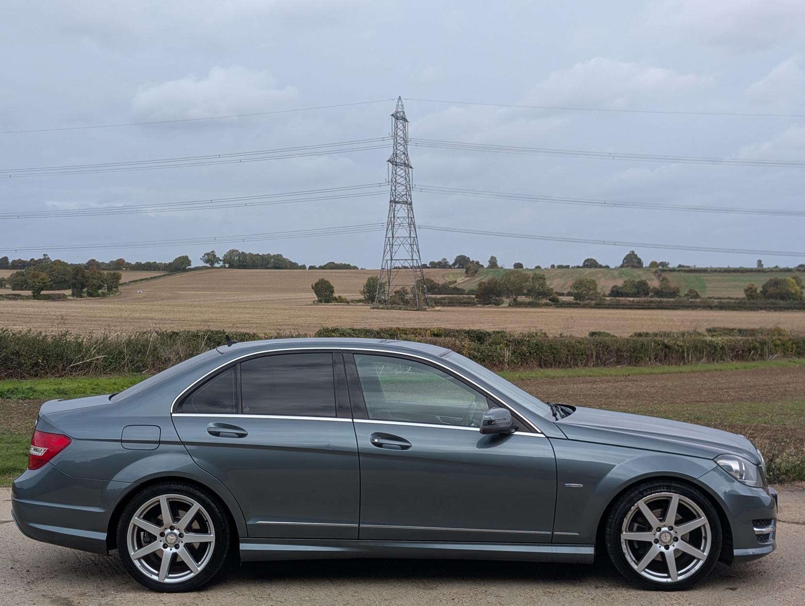 Mercedes-Benz C Class 2.1 C200 CDI BlueEfficiency Sport Saloon 4dr Diesel G-Tronic+ Euro 5 (s/s) (136 ps)
