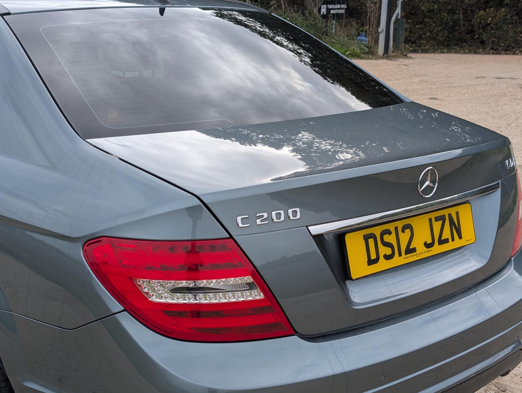Mercedes-Benz C Class 2.1 C200 CDI BlueEfficiency Sport Saloon 4dr Diesel G-Tronic+ Euro 5 (s/s) (136 ps)